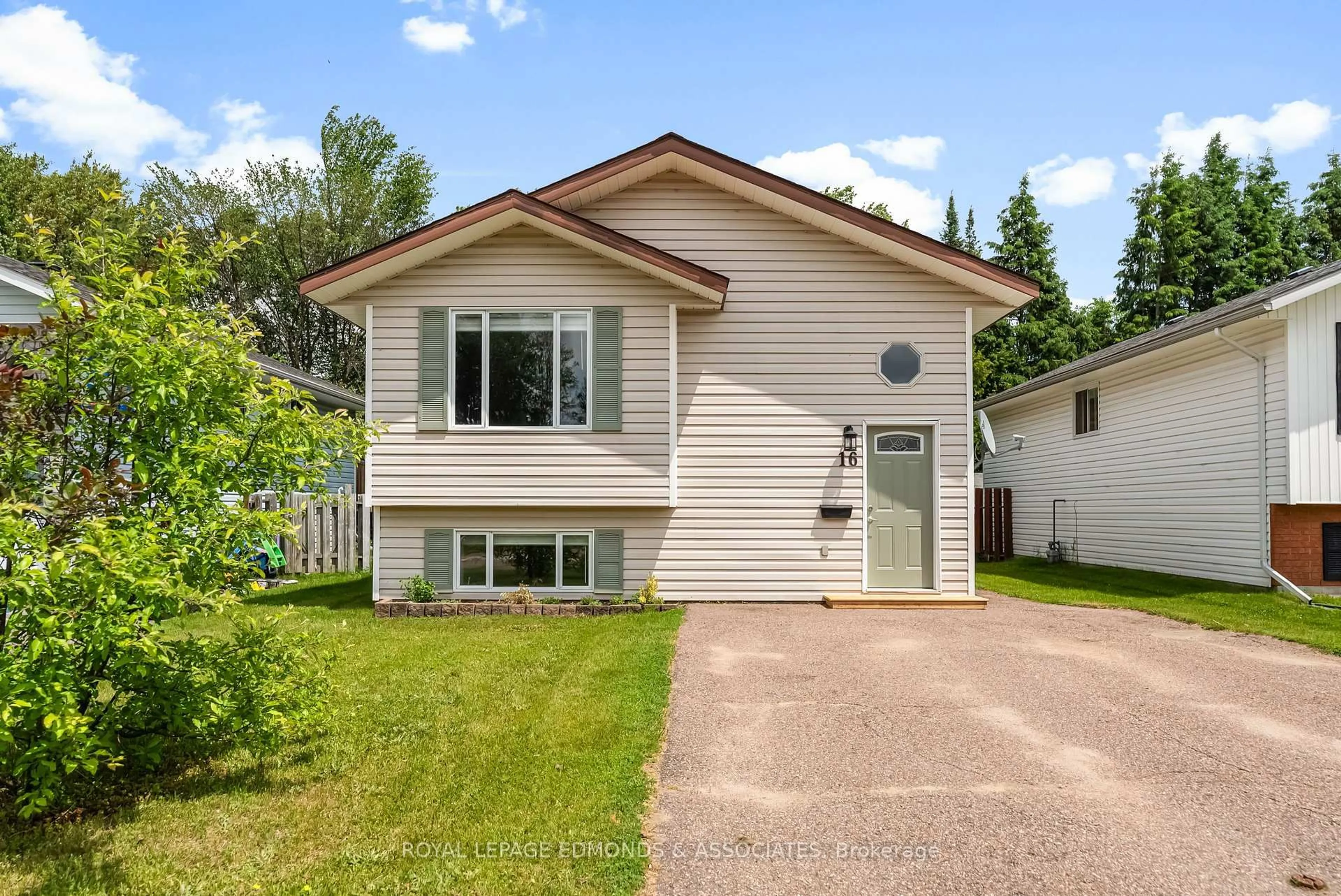 Home with vinyl exterior material, street for 16 Briarwood Dr, Petawawa Ontario K8H 3N8