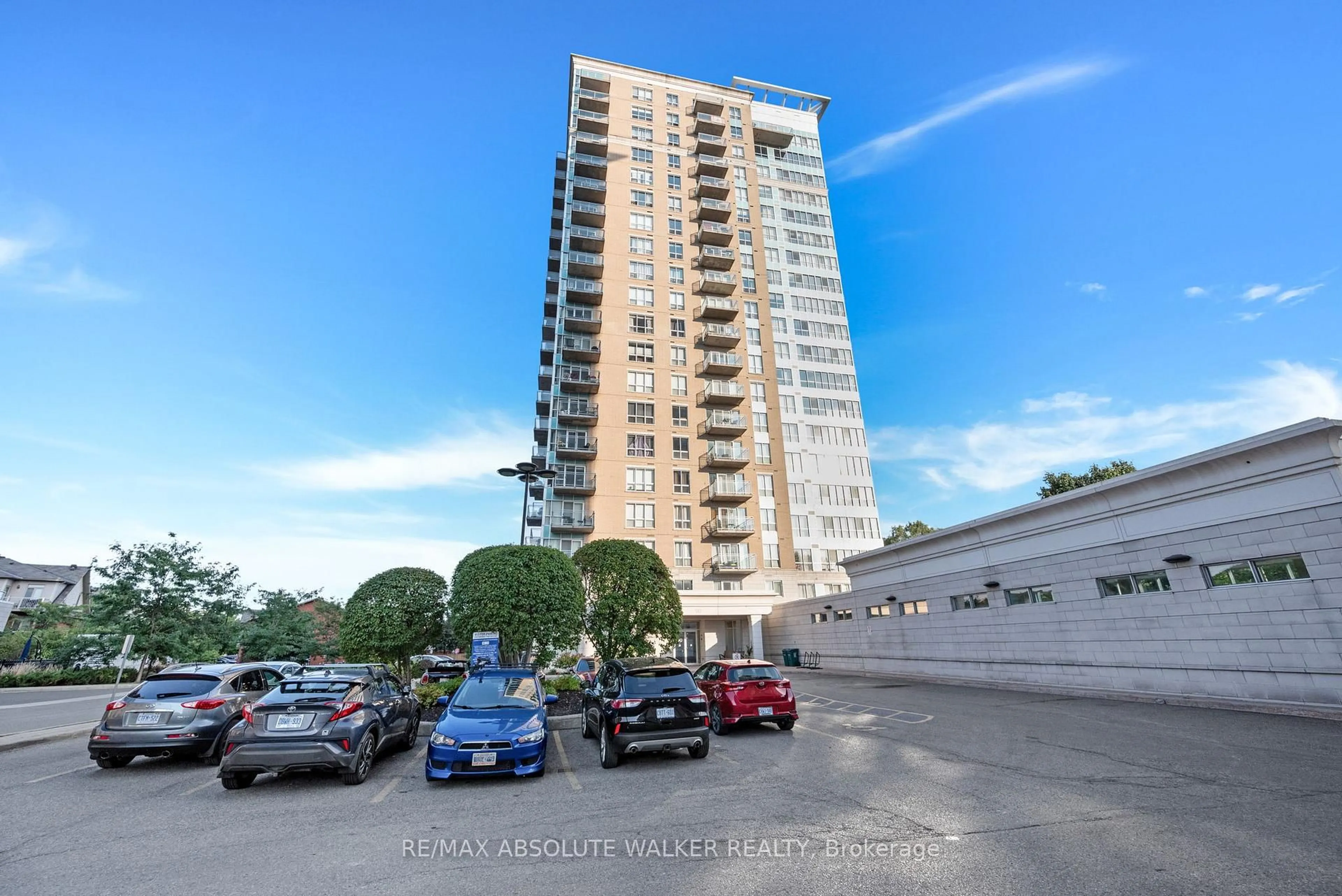 Unknown for 90 Landry St #307, Ottawa Ontario K1L 0A9