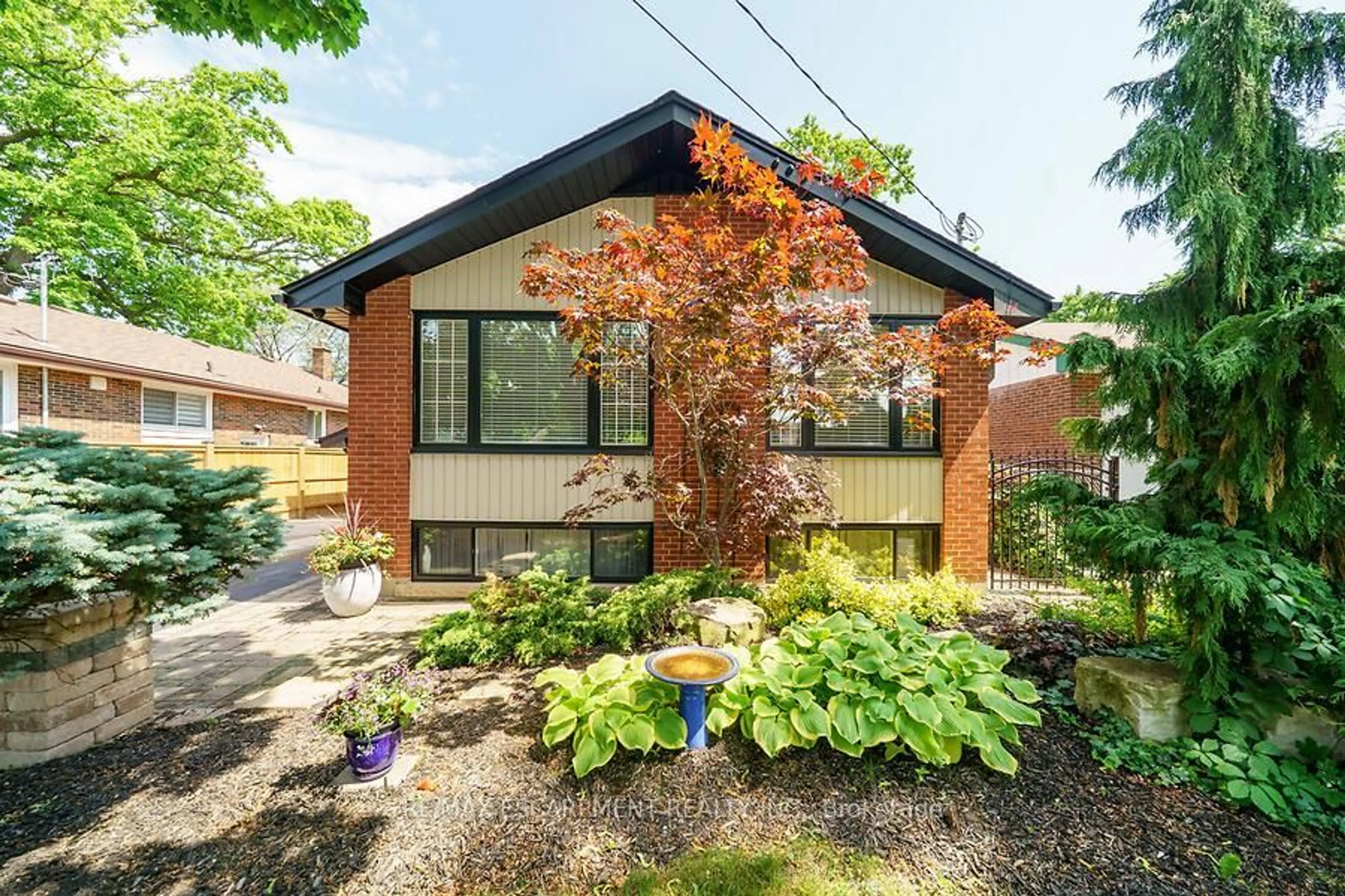 Home with brick exterior material, street for 29 Hardale Cres, Hamilton Ontario L8T 1X7