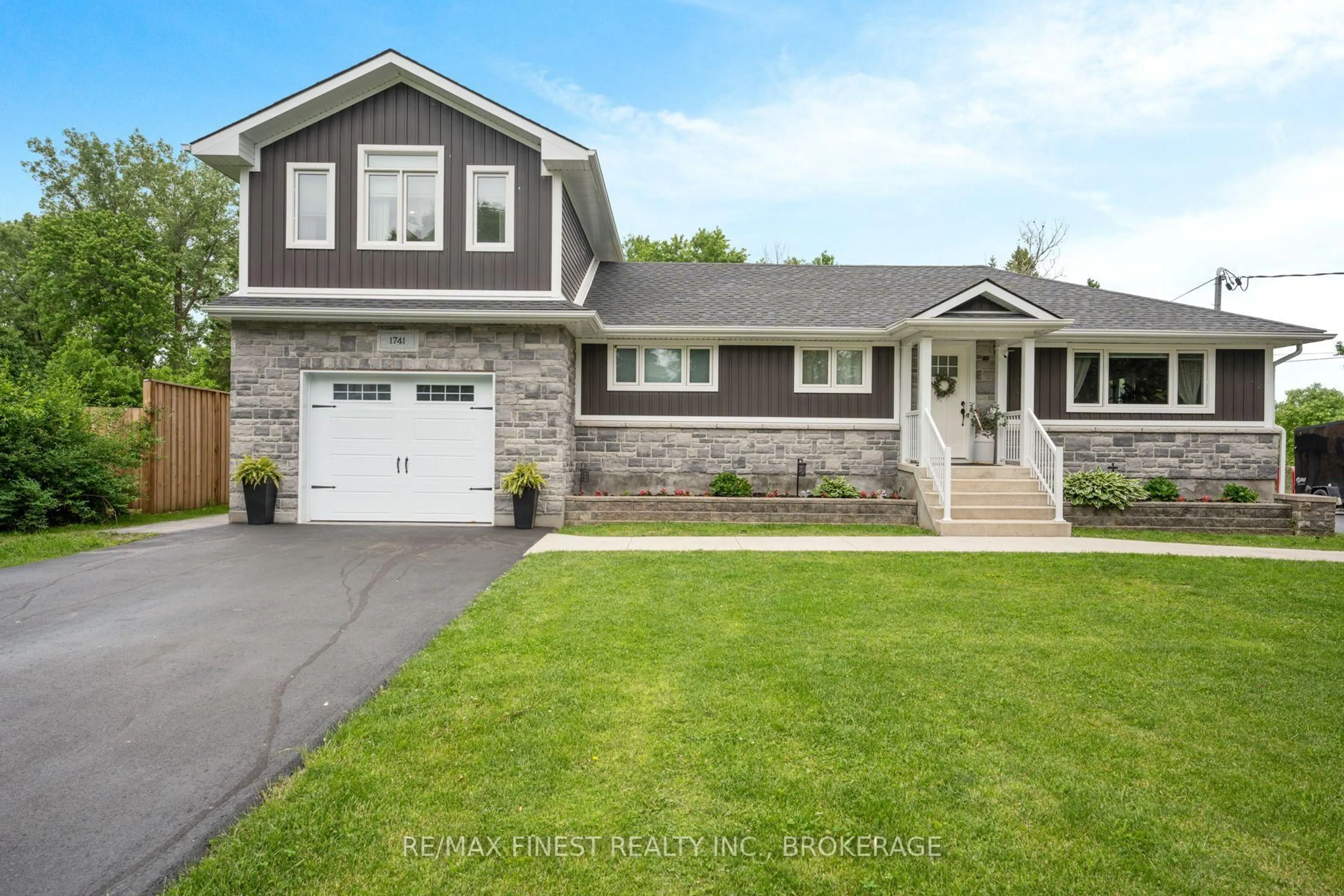 Home with vinyl exterior material, street for 1741 Marian Cres, Kingston Ontario K7L 5H6