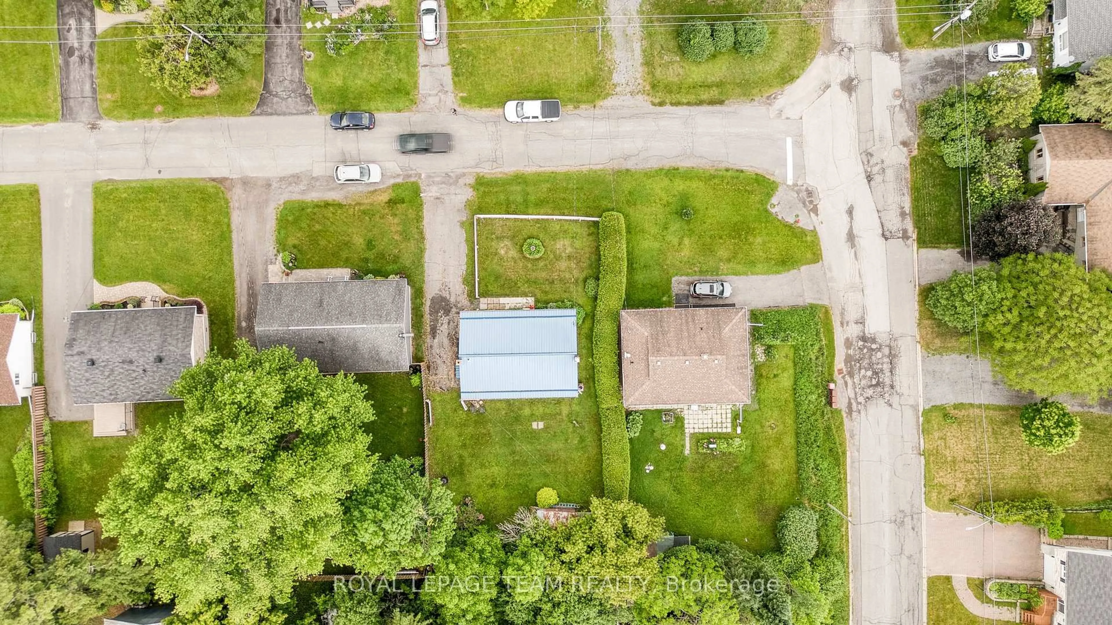 A pic from outside/outdoor area/front of a property/back of a property/a pic from drone, street for 329 Wylie St, Almonte Ontario K0A 1A0
