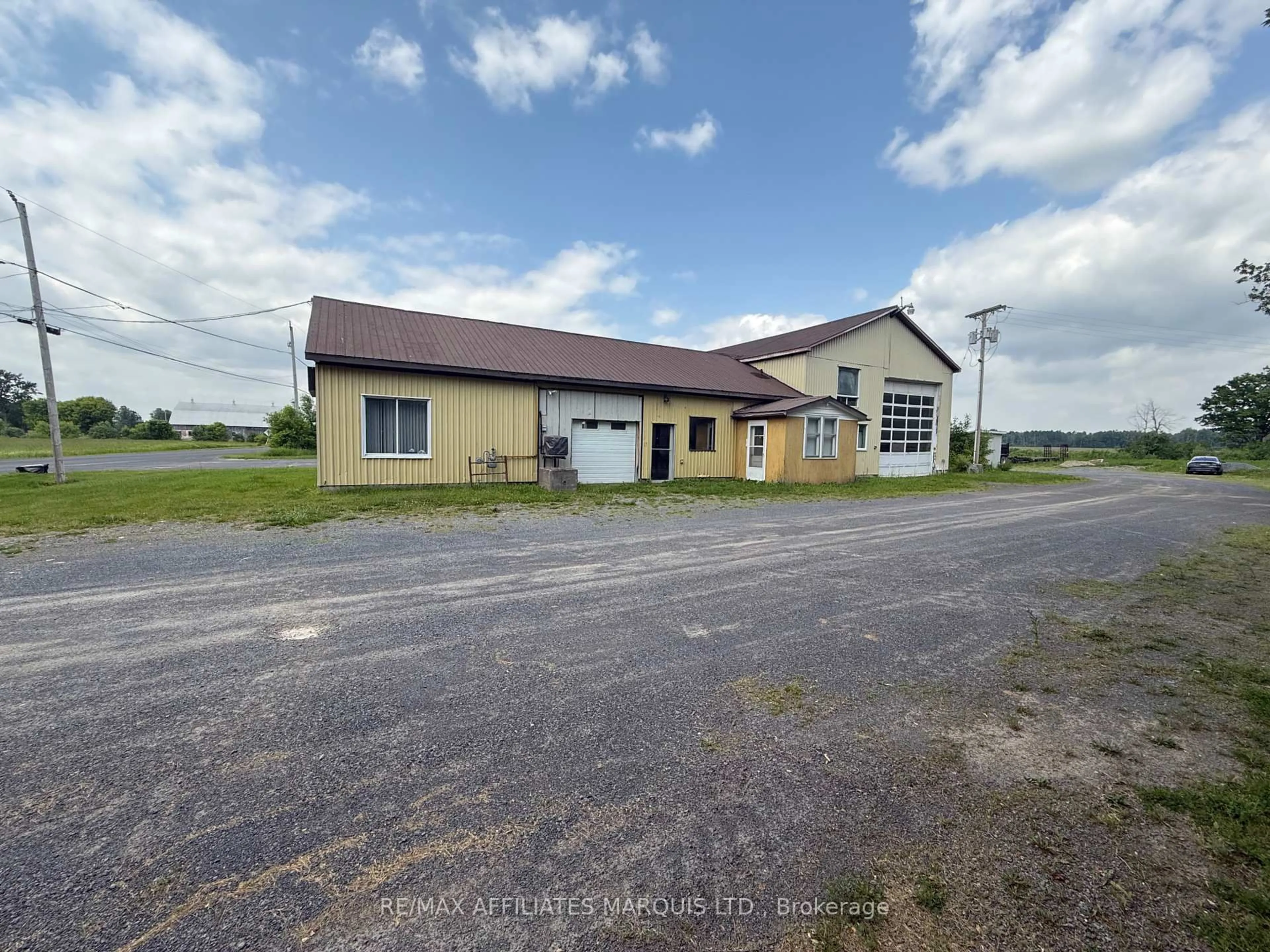 A pic from outside/outdoor area/front of a property/back of a property/a pic from drone, building for 17295 Valade Rd, South Stormont Ontario K0C 2A0