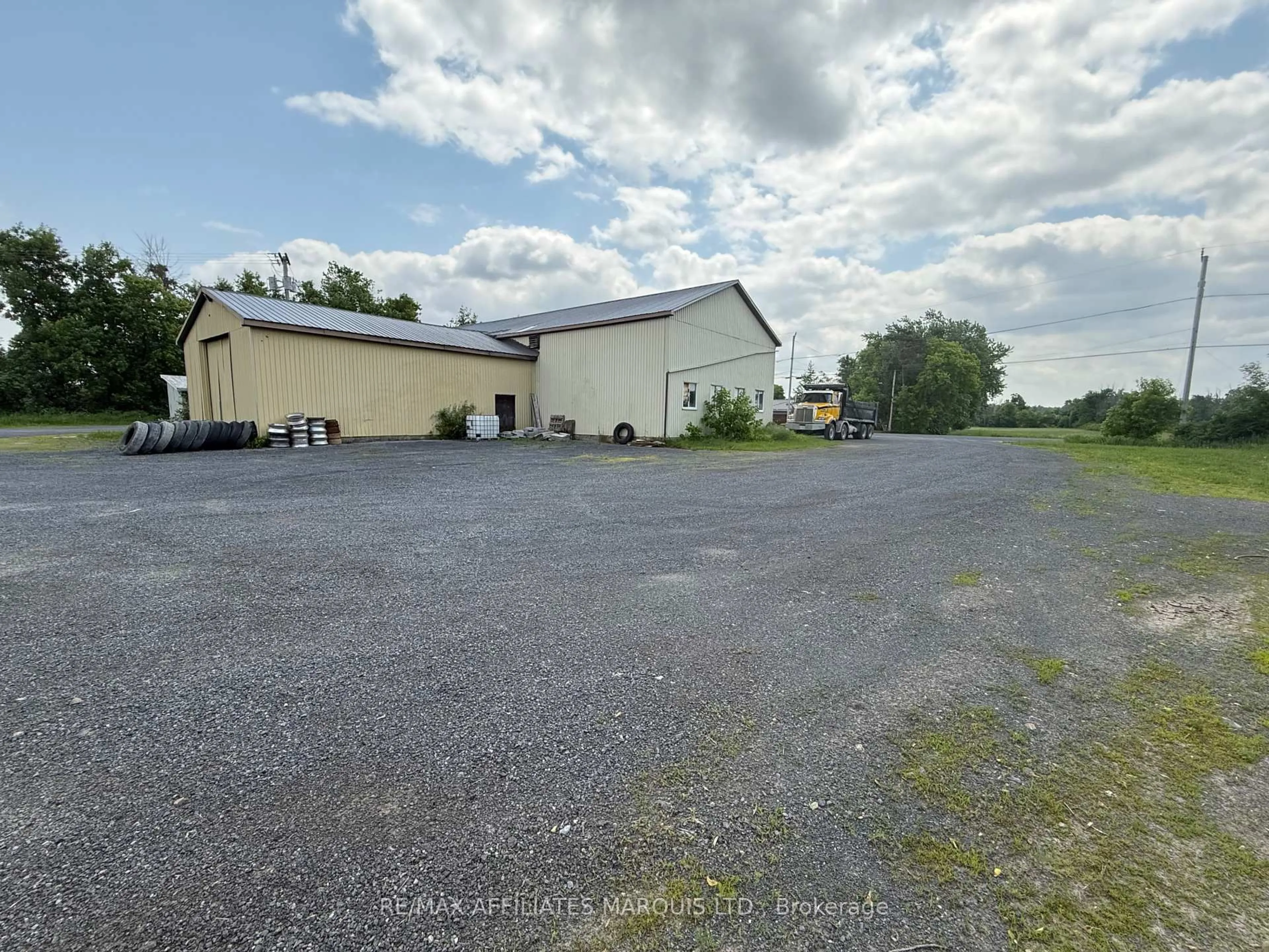 A pic from outside/outdoor area/front of a property/back of a property/a pic from drone, building for 17295 Valade Rd, South Stormont Ontario K0C 2A0
