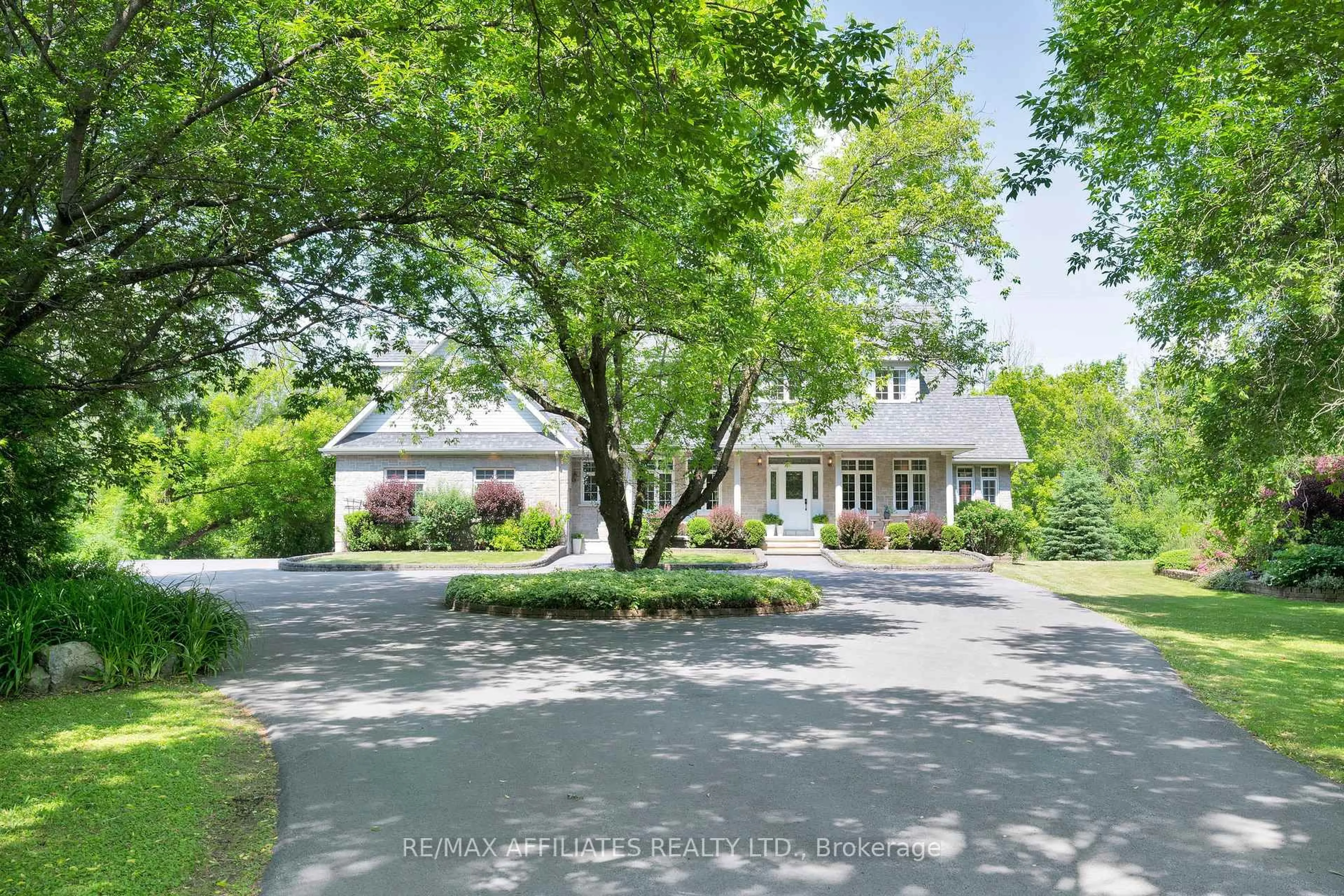 A pic from outside/outdoor area/front of a property/back of a property/a pic from drone, street for 3 Kimini Dr, Ottawa Ontario K2S 1S6