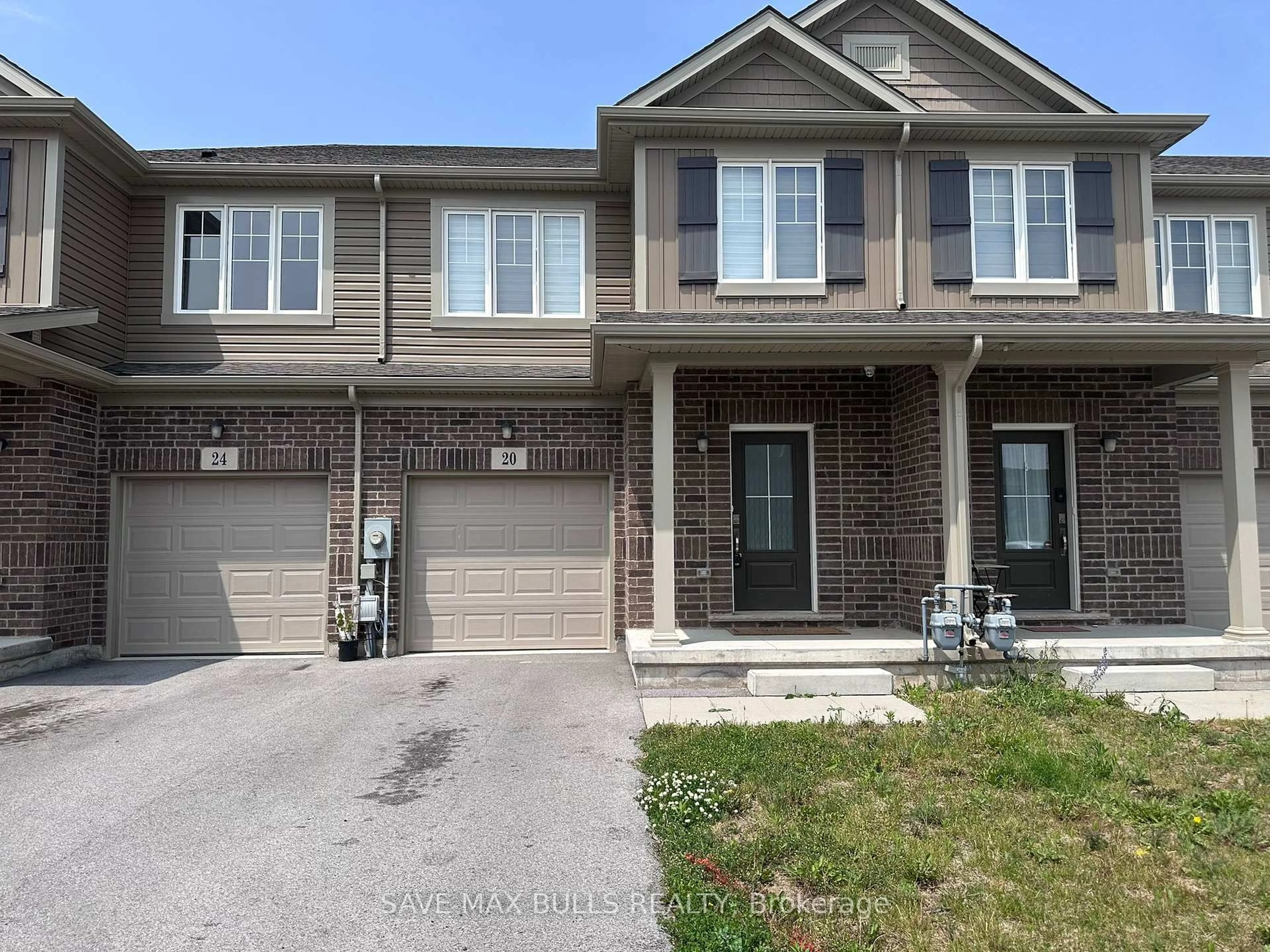Home with brick exterior material, street for 20 Sycamore St, Welland Ontario L3C 0H8