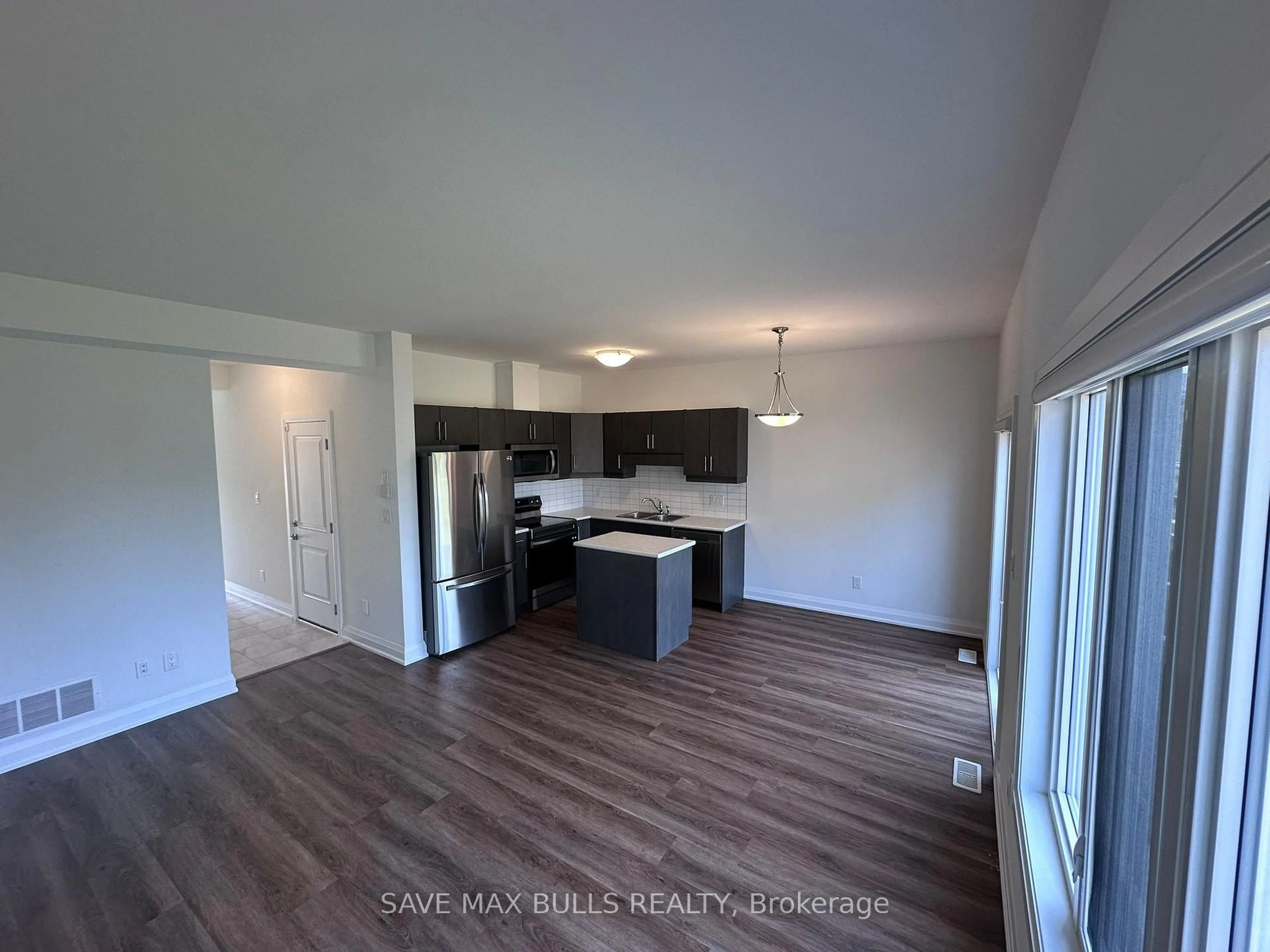 Open concept kitchen, unknown for 20 Sycamore St, Welland Ontario L3C 0H8