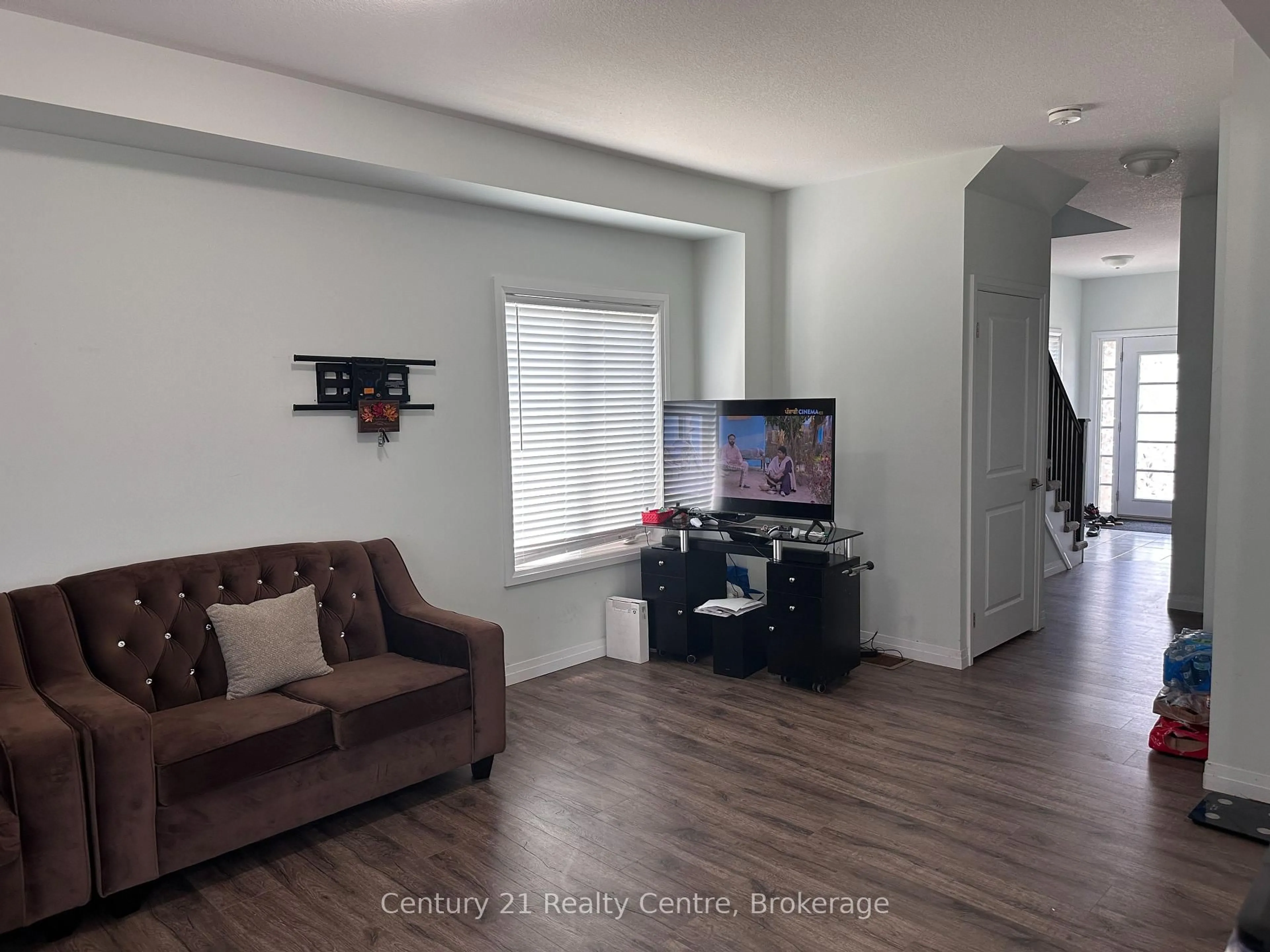 Living room with furniture, unknown for 520 Grey St ##32, Brantford Ontario N3S 1K0