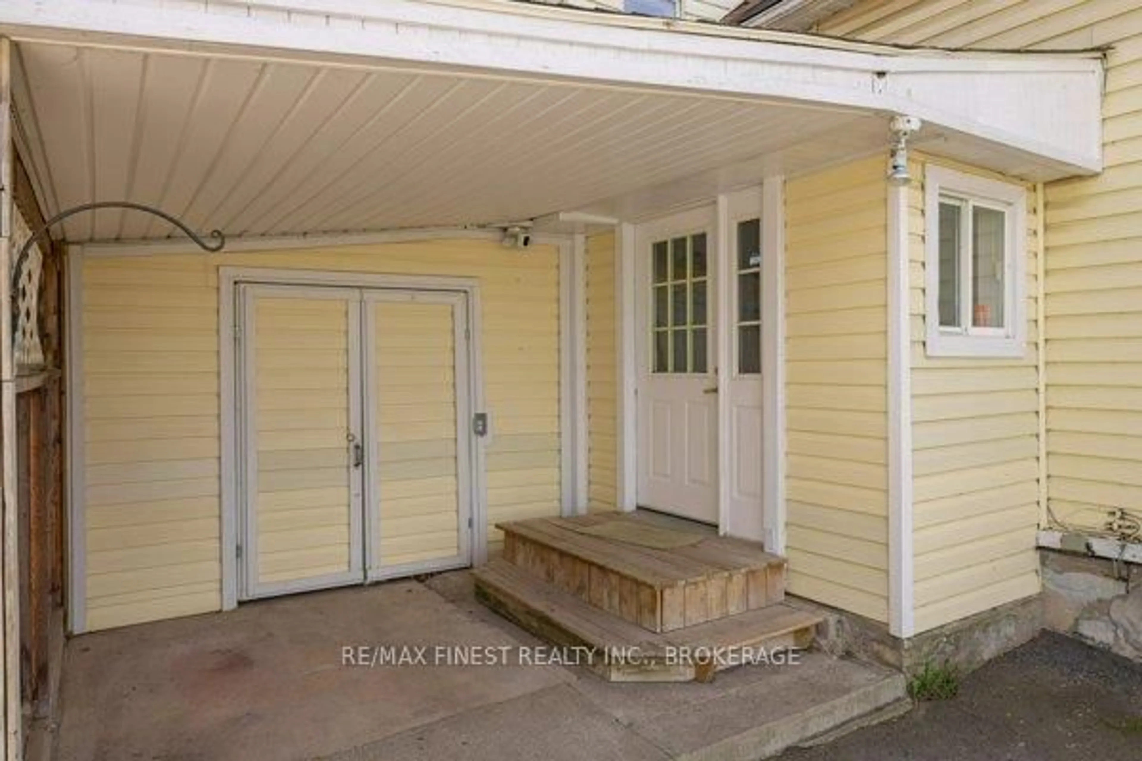 Unknown for 356 York St, Kingston Ontario K7K 1R9