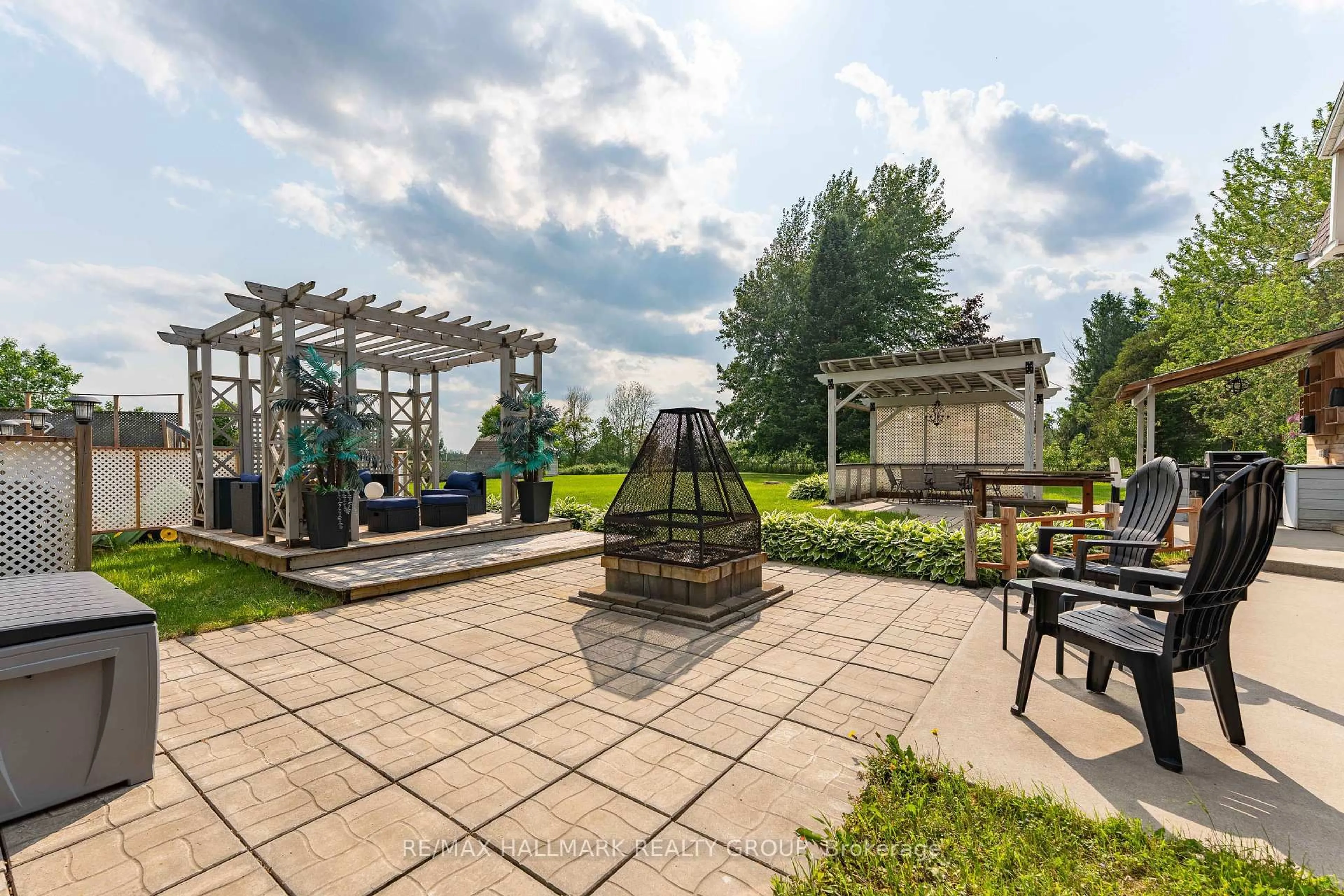 Patio, water/lake/river/ocean view for 2914 Pattee Rd, East Hawkesbury Ontario K6A 2R2