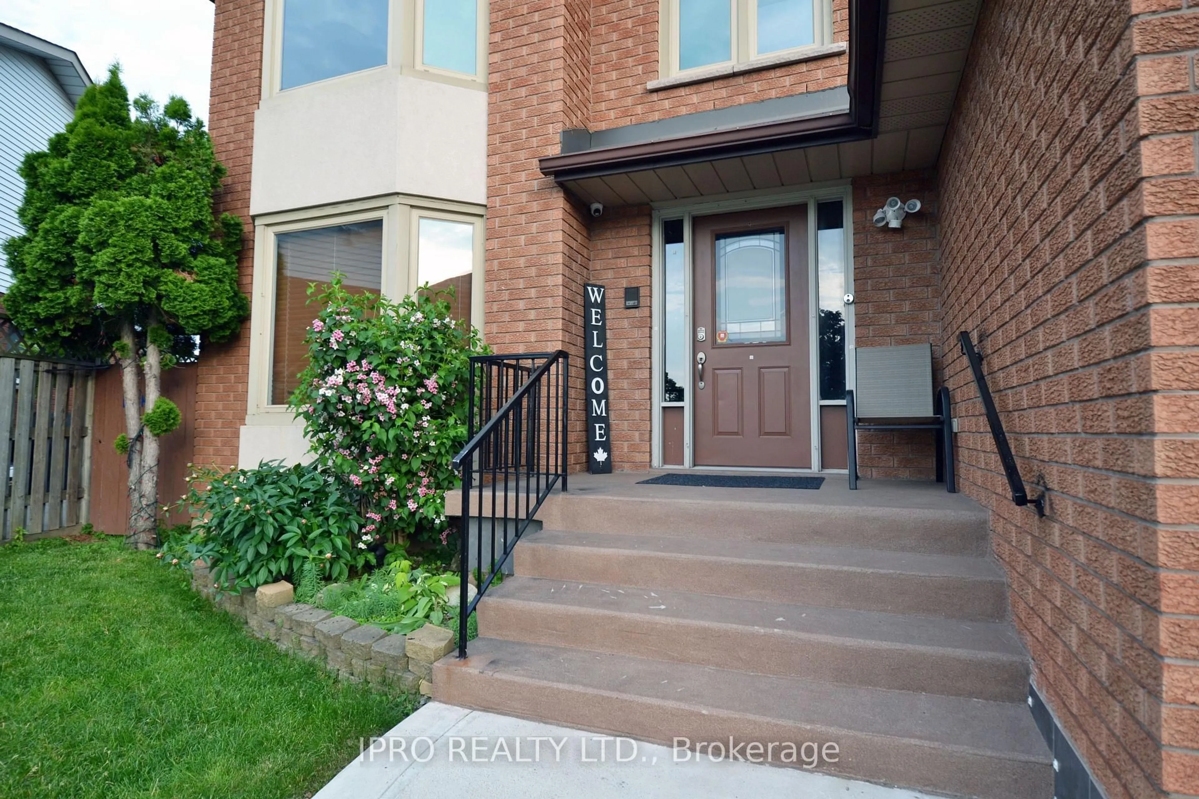 Home with brick exterior material, street for 15 Talia Crt, Hamilton Ontario L8E 4X8