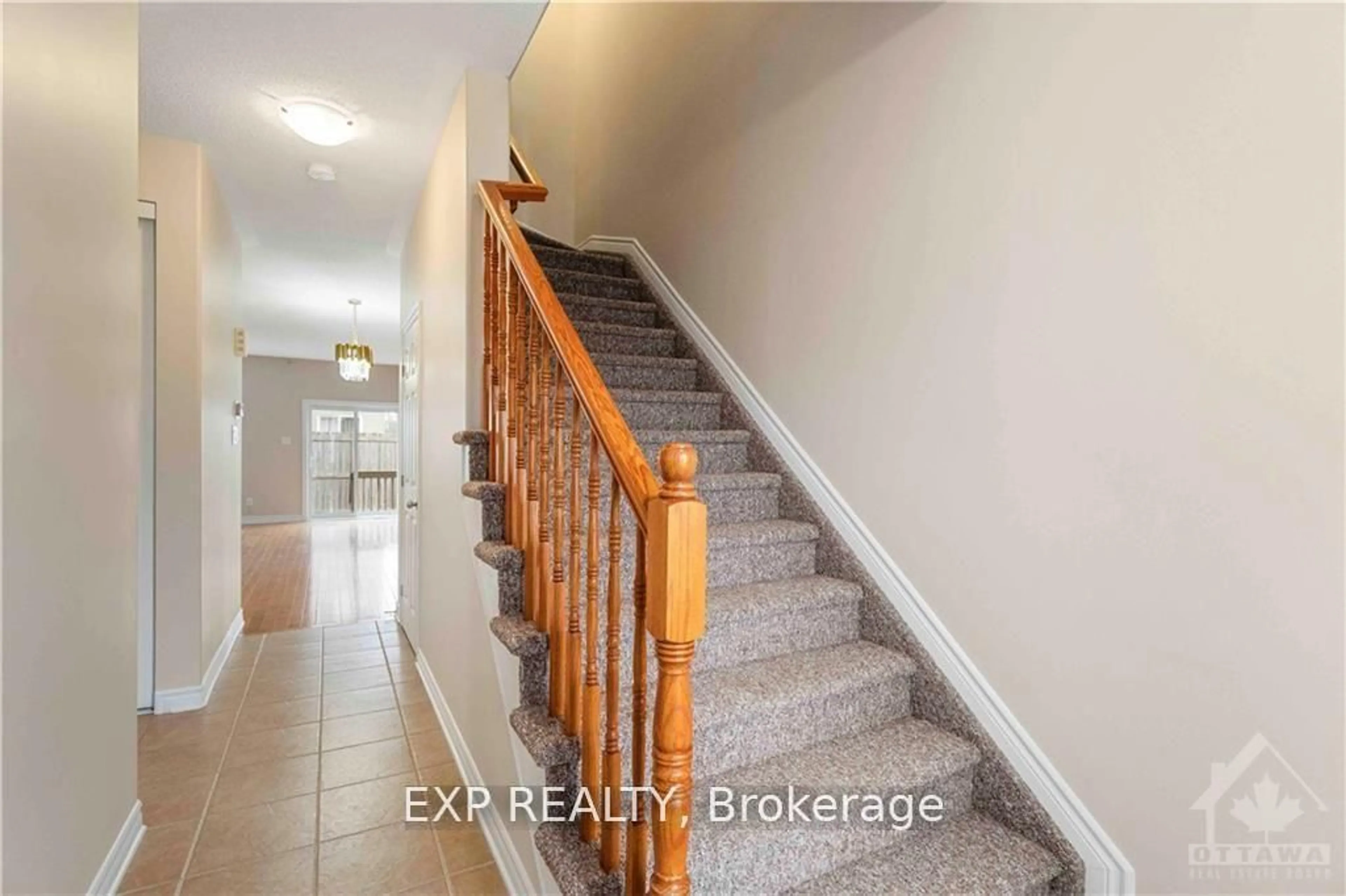 Indoor entryway for 36 Bellwood Dr, Arnprior Ontario K7S 0H3