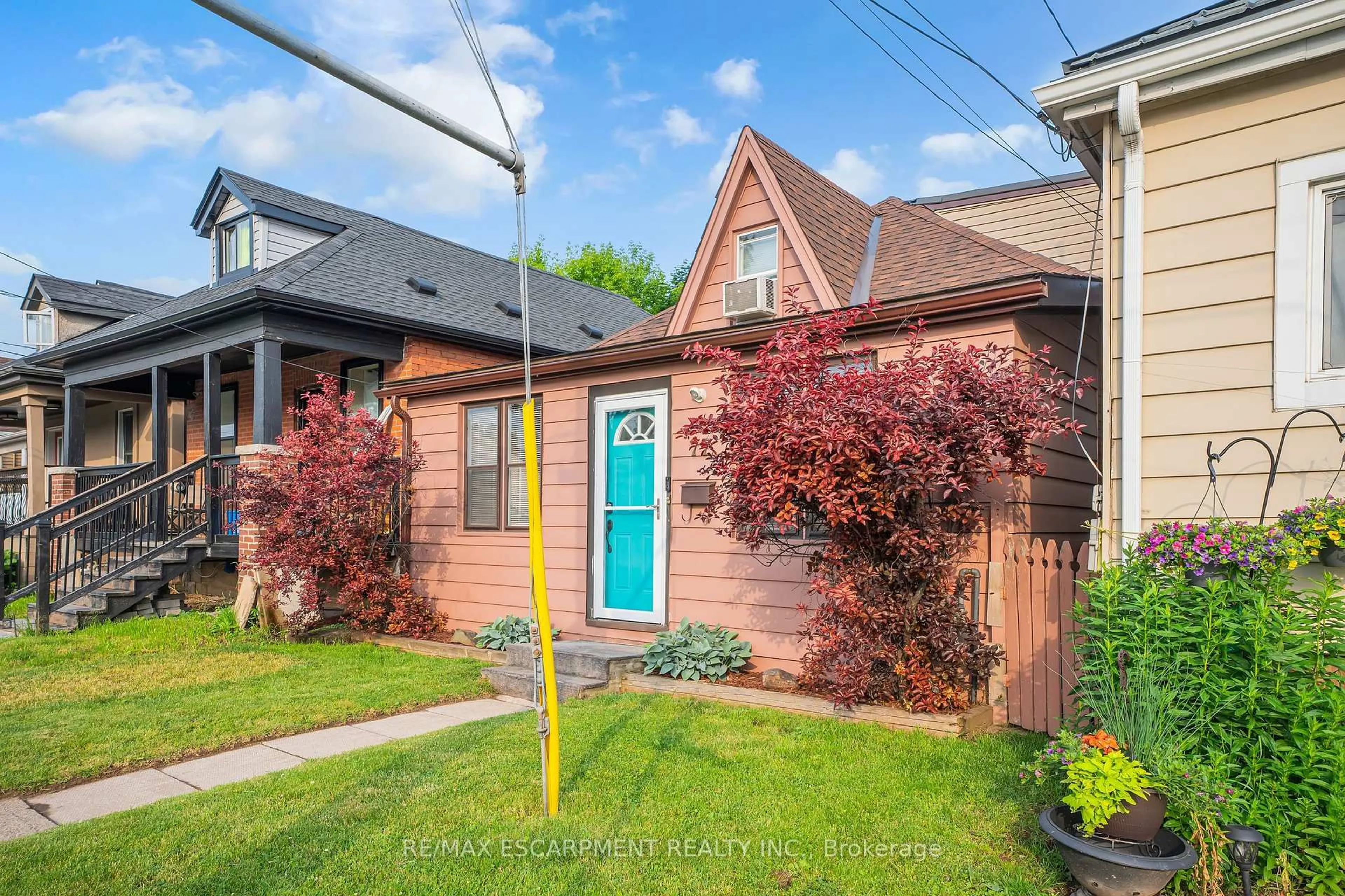 Home with brick exterior material, street for 77 ROBINS Ave, Hamilton Ontario L8H 4N3