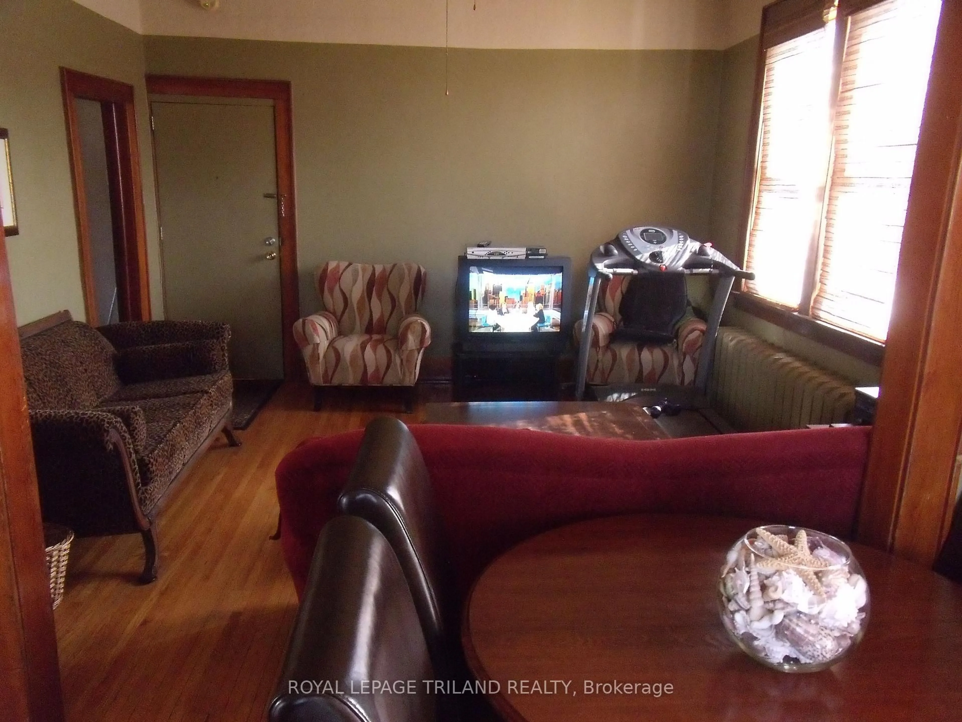 Living room with furniture, unknown for 92 Moore St, St. Thomas Ontario N5R 3W5
