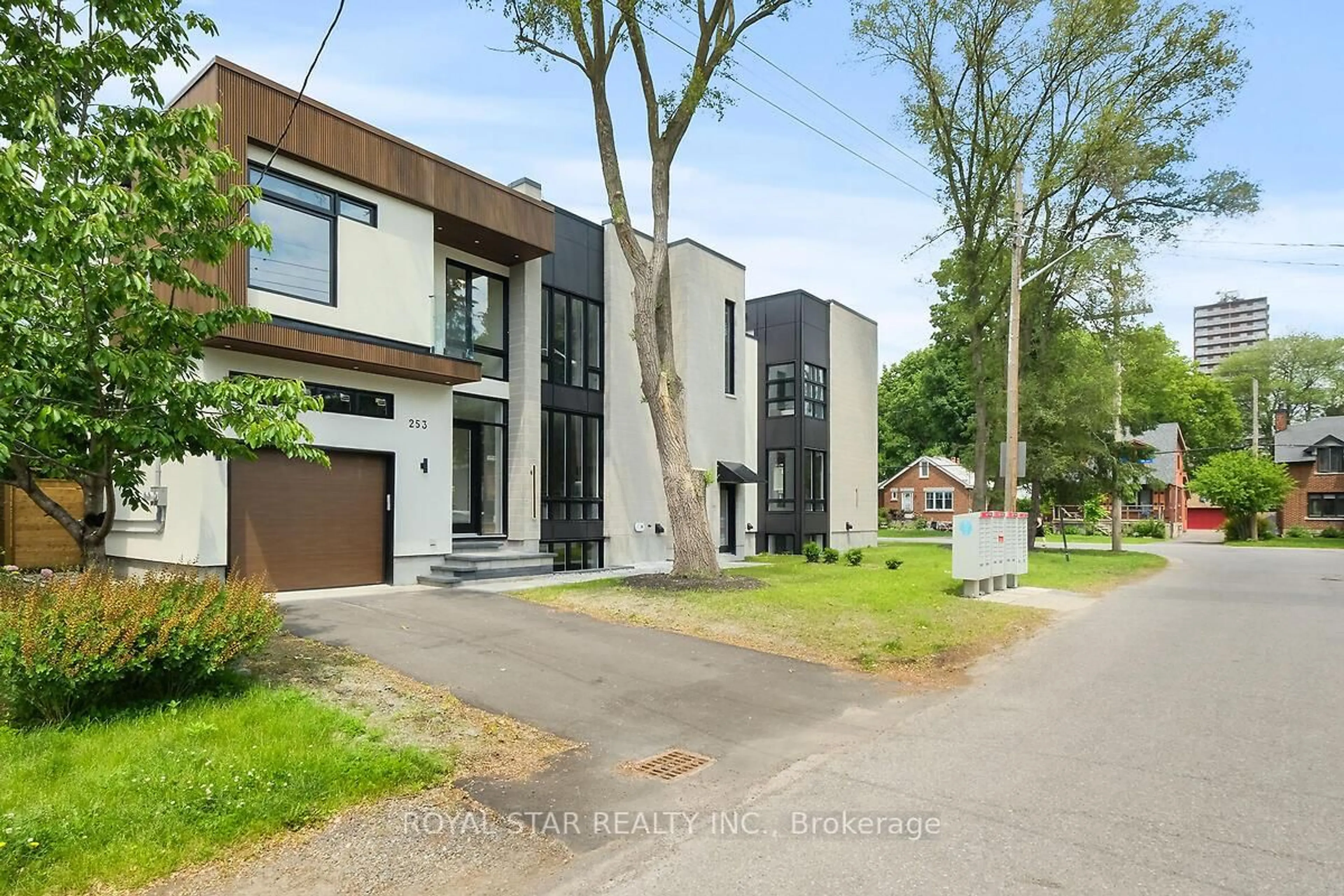 Home with brick exterior material, street for 253 Duncairn Ave, Ottawa Ontario K1Z 5P3