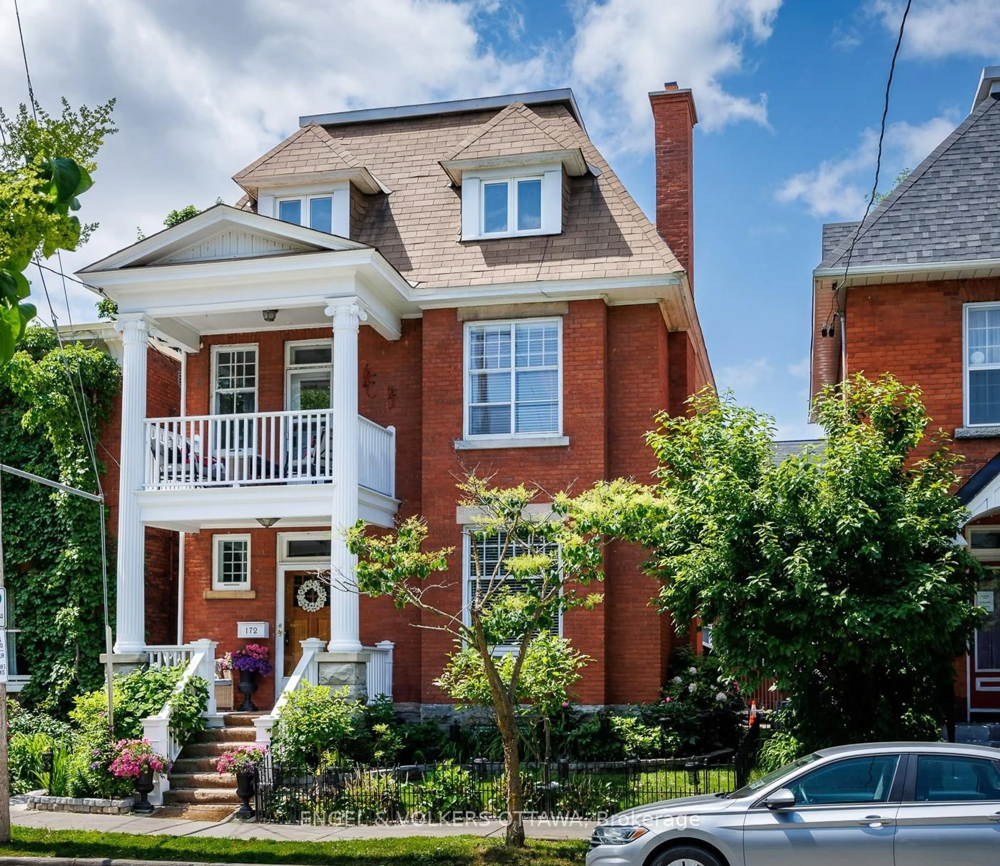 Home with brick exterior material, street for 172 Cartier St, Ottawa Ontario K2P 1K9