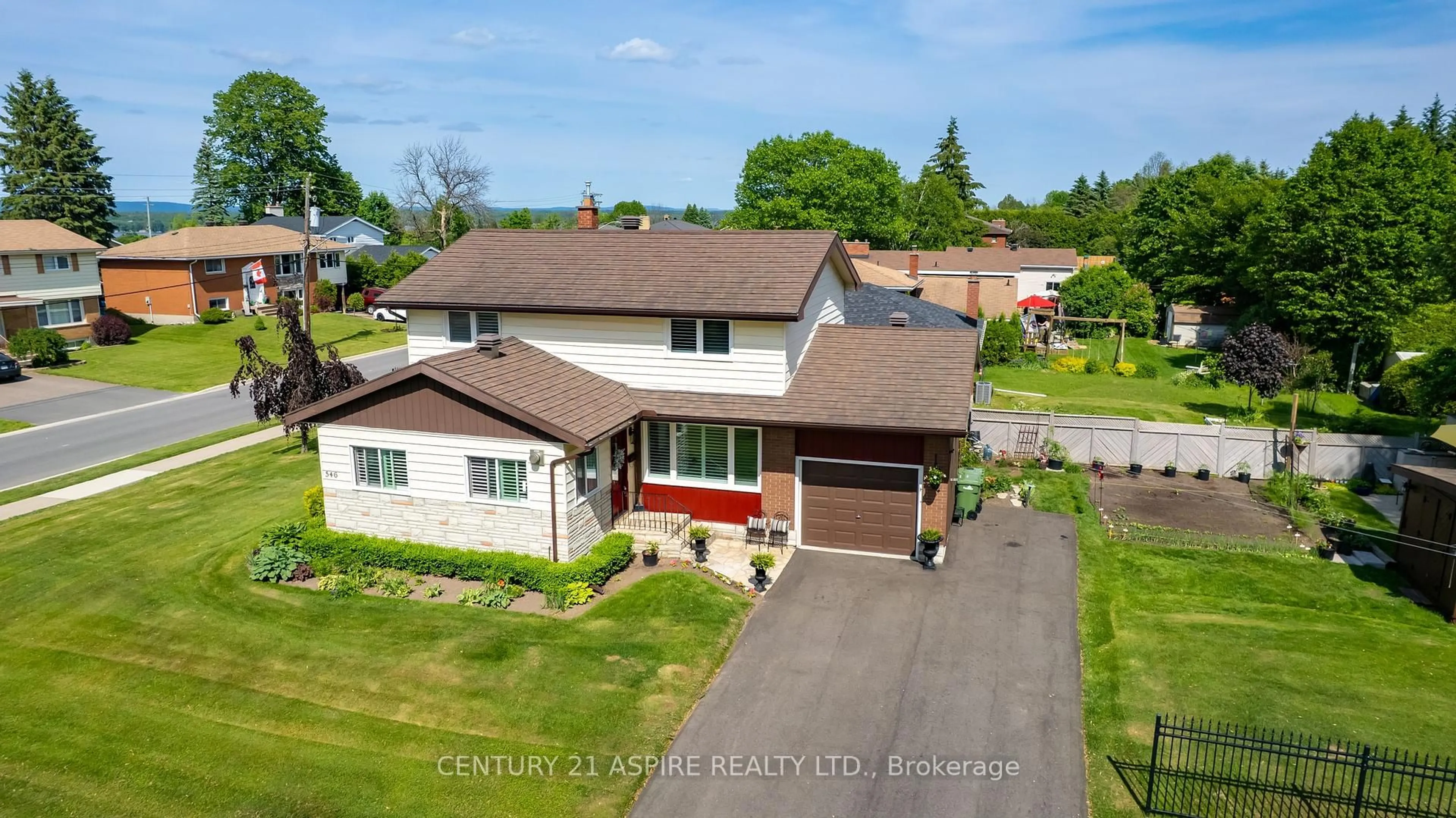 A pic from outside/outdoor area/front of a property/back of a property/a pic from drone, street for 546 Melton St, Pembroke Ontario K8A 2S1