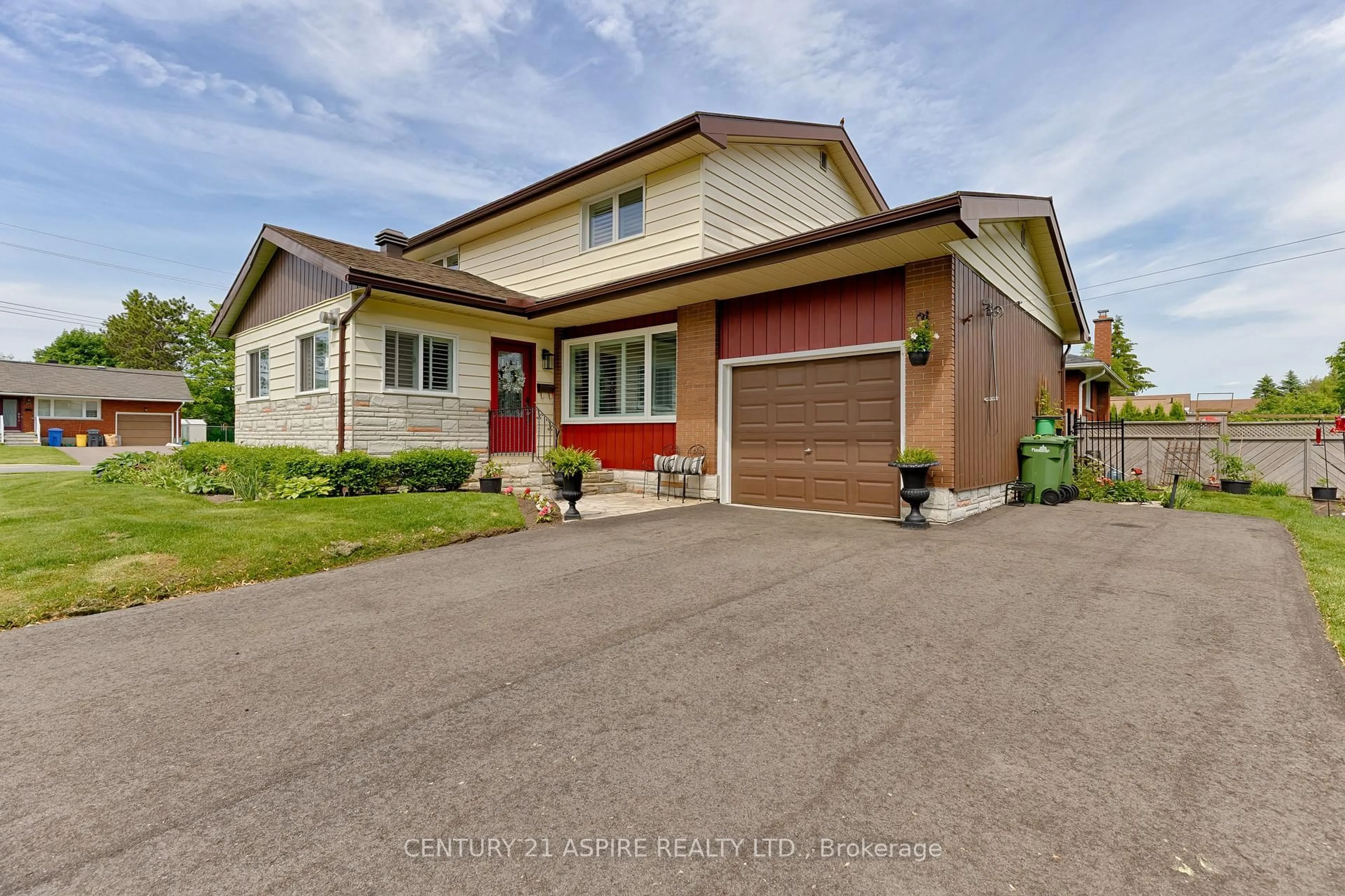 Home with brick exterior material, street for 546 Melton St, Pembroke Ontario K8A 2S1