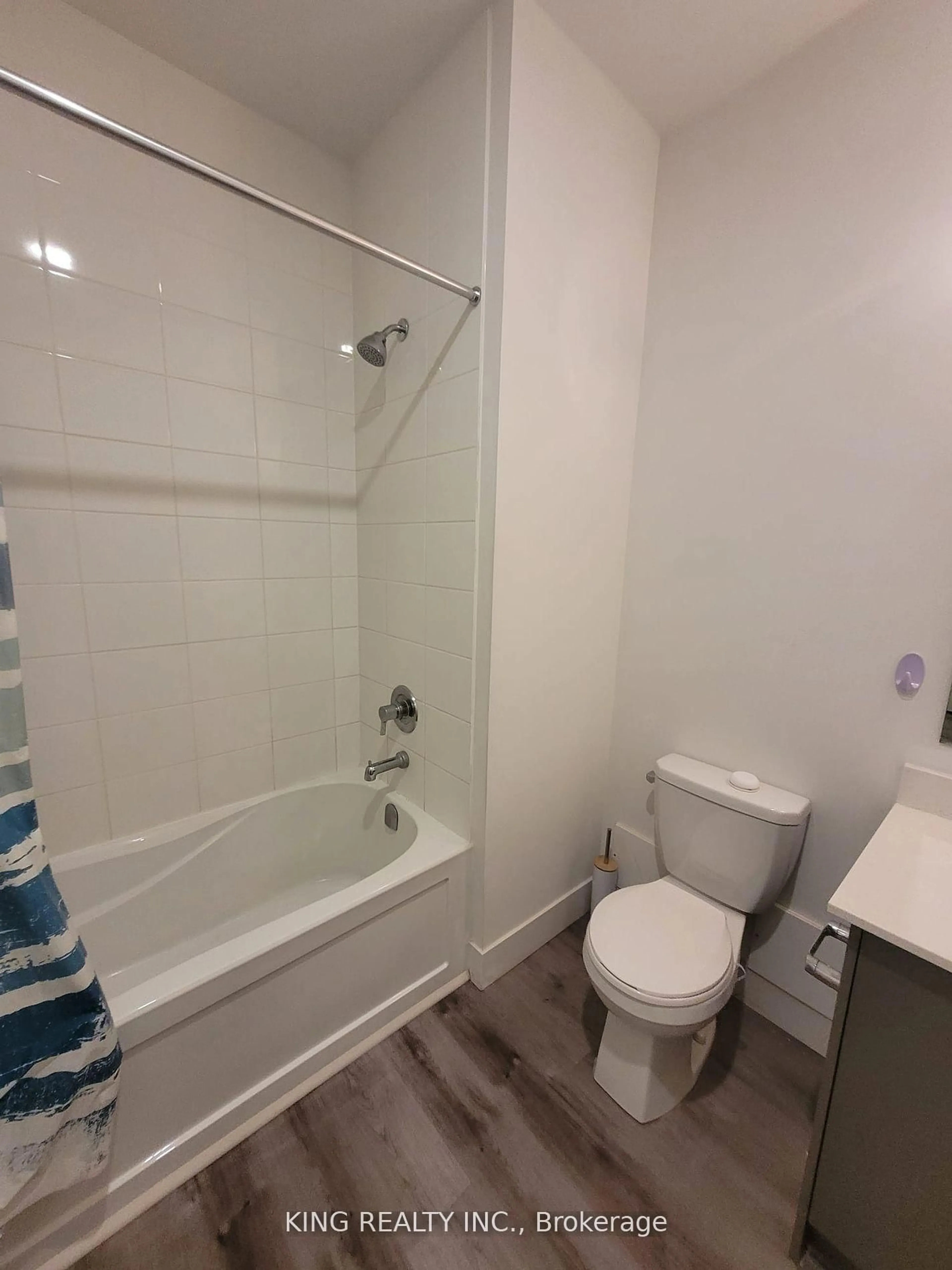 Standard bathroom, unknown for 1201 Lackner Pl #104, Kitchener Ontario N2A 0L4