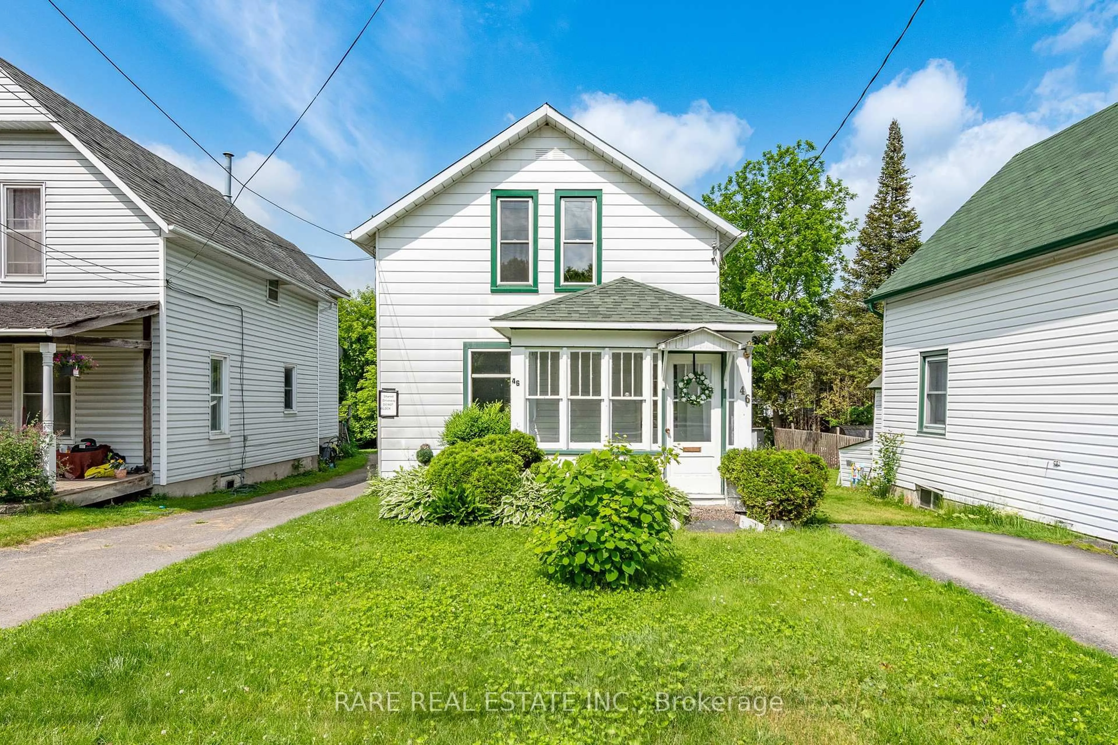 A pic from outside/outdoor area/front of a property/back of a property/a pic from drone, street for 46 Aberdeen Ave, Smiths Falls Ontario K7A 4N6