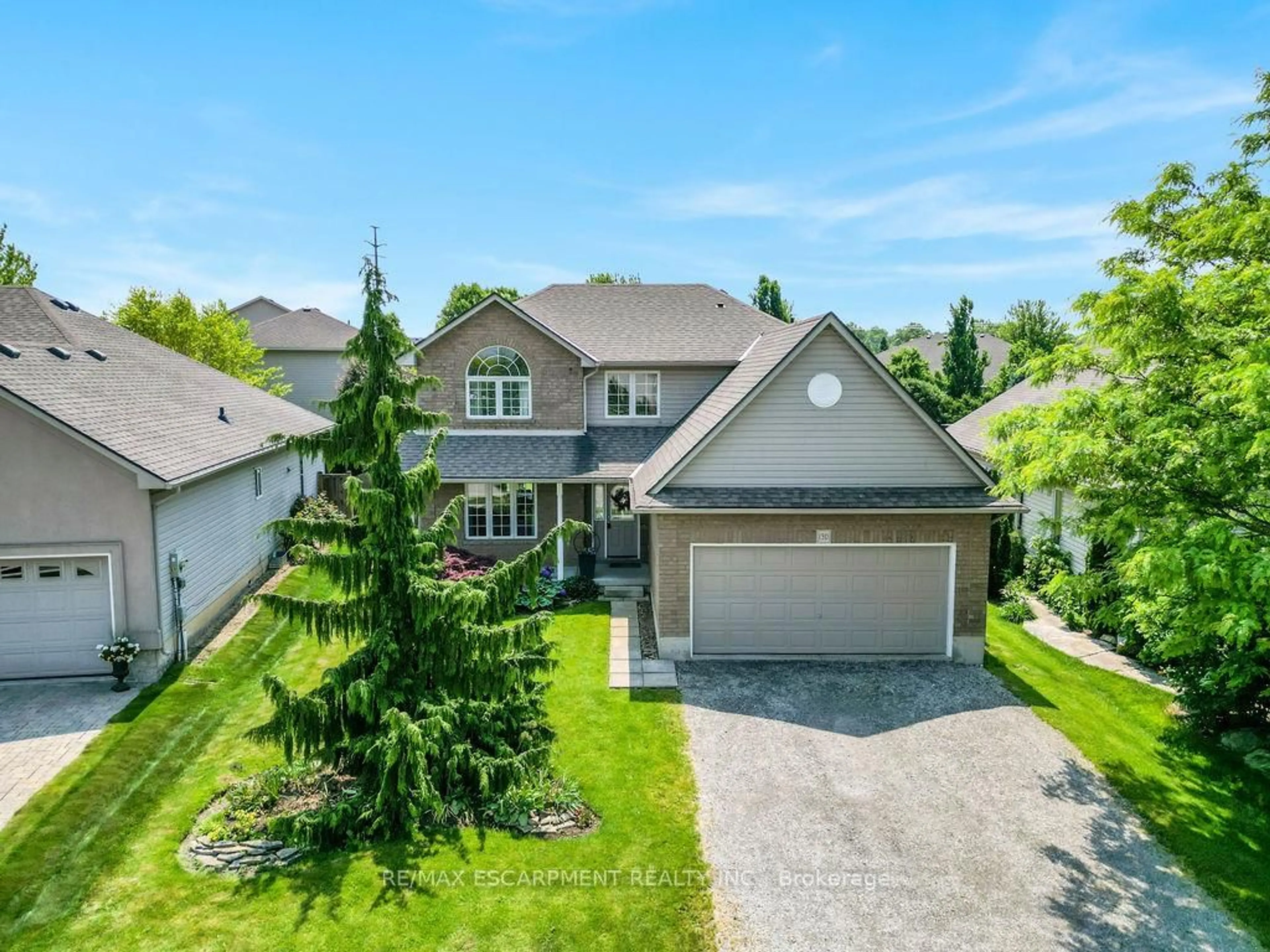 A pic from outside/outdoor area/front of a property/back of a property/a pic from drone, street for 130 HIGHLAND Blvd, Haldimand Ontario N3W 2P2
