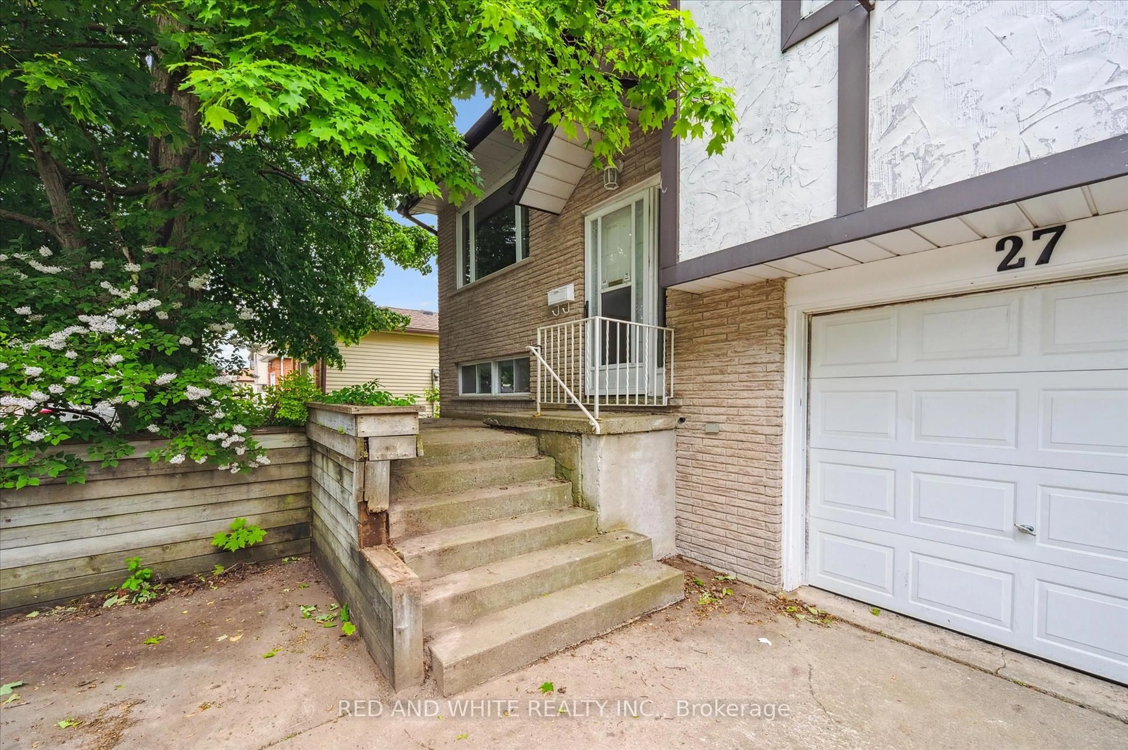 Unknown for 27 Sugar Maple St, Kitchener Ontario N2N 1X4