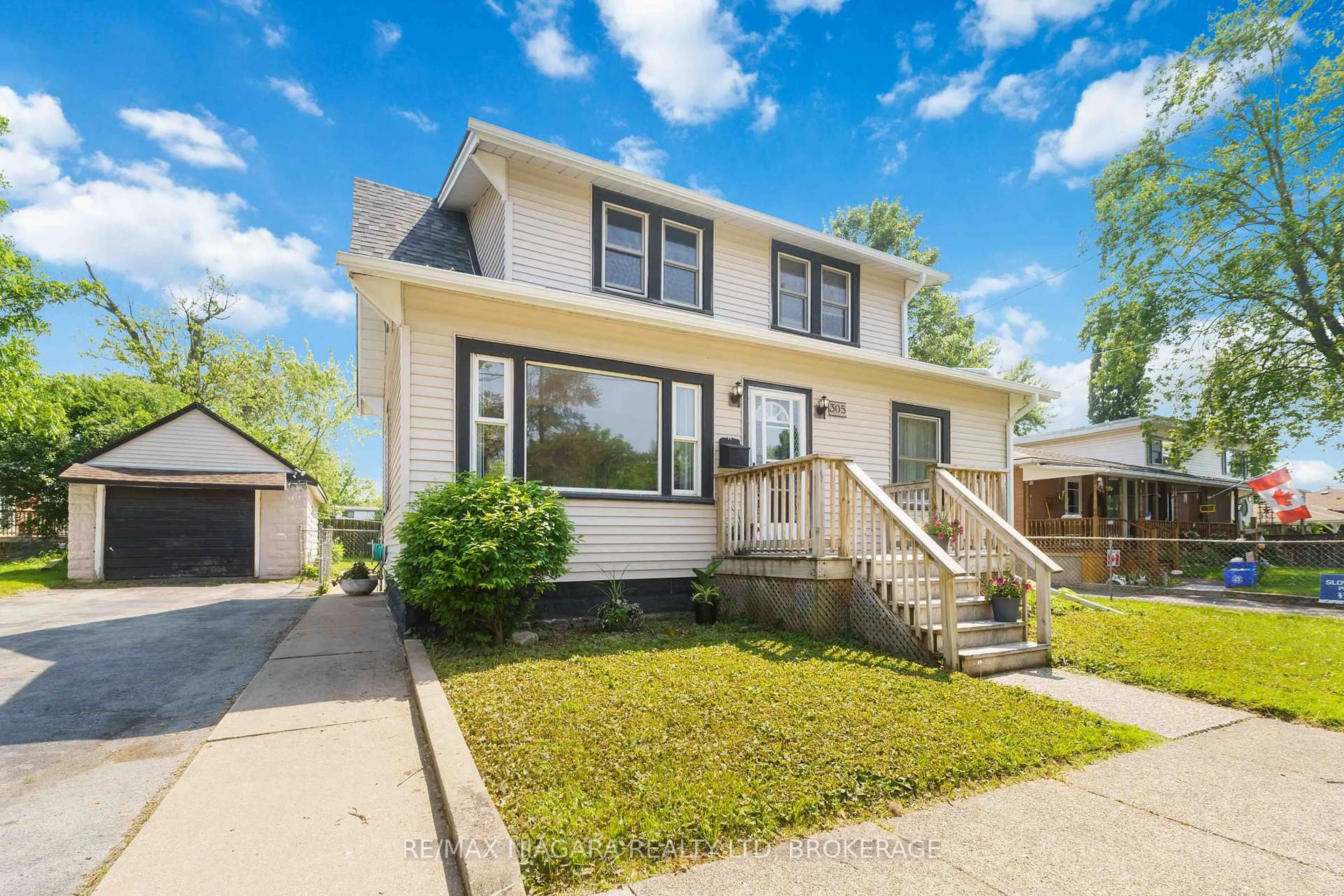 Home with vinyl exterior material, street for 305 Emerick Ave, Fort Erie Ontario L2A 2W6