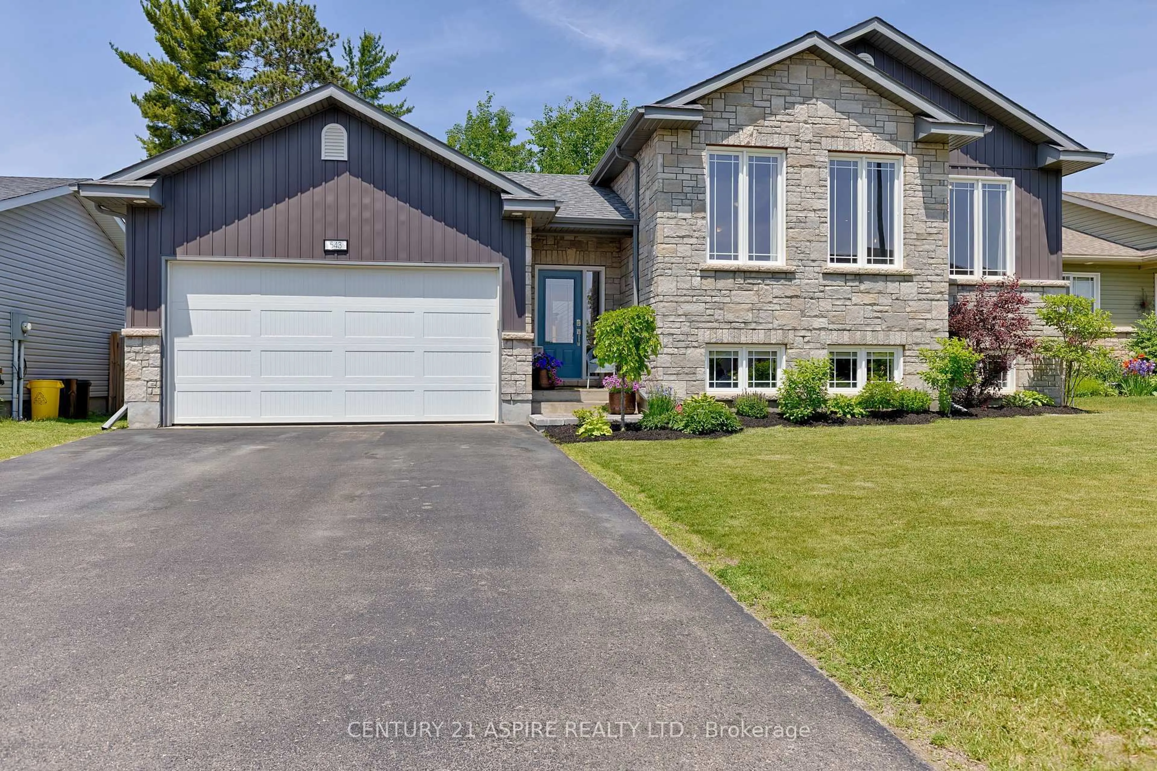 Home with brick exterior material, street for 543 Gardner Cres, Petawawa Ontario K8H 0C4