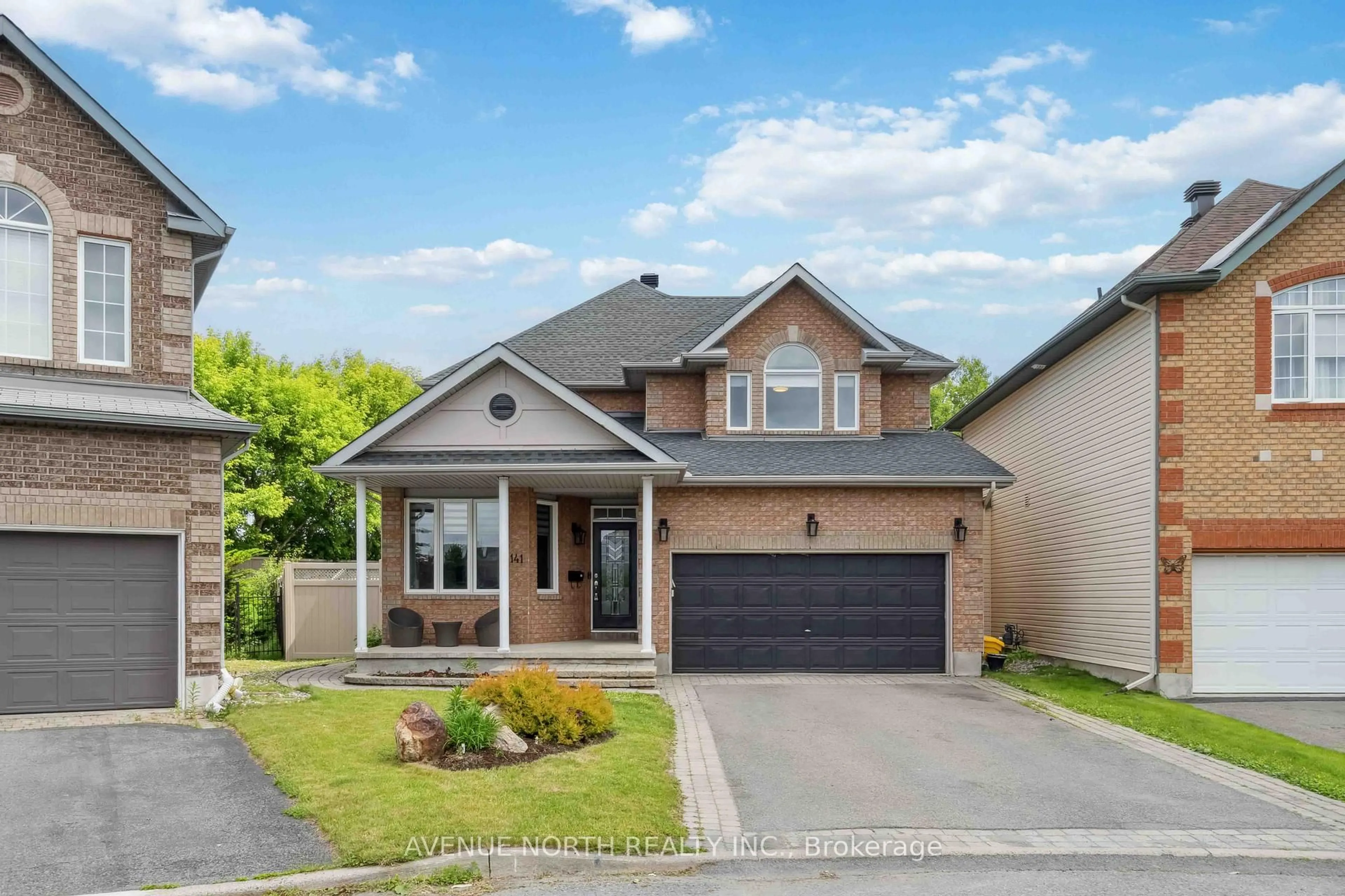 Home with brick exterior material, street for 141 Grandpark Circ, Ottawa Ontario K1G 6R6