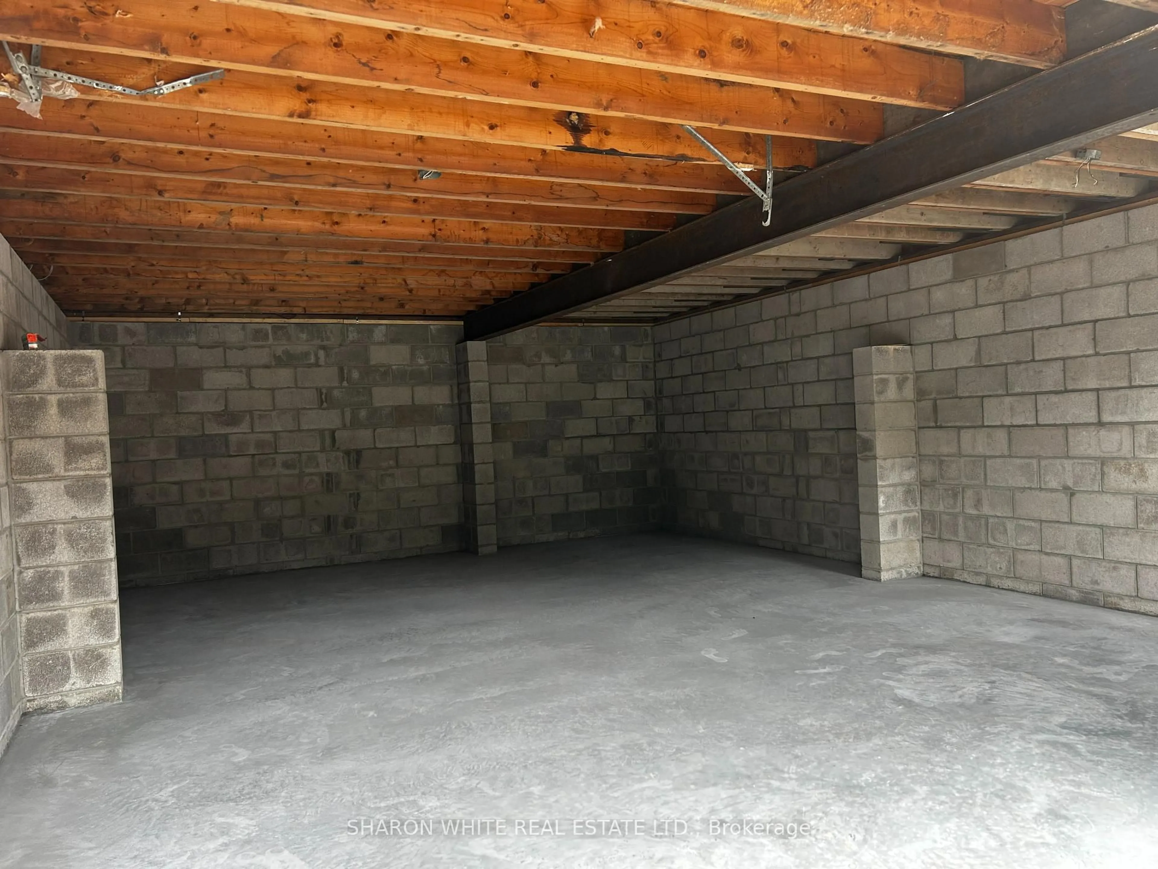Indoor garage for 192 Monck St, Bancroft Ontario K0L 1C0