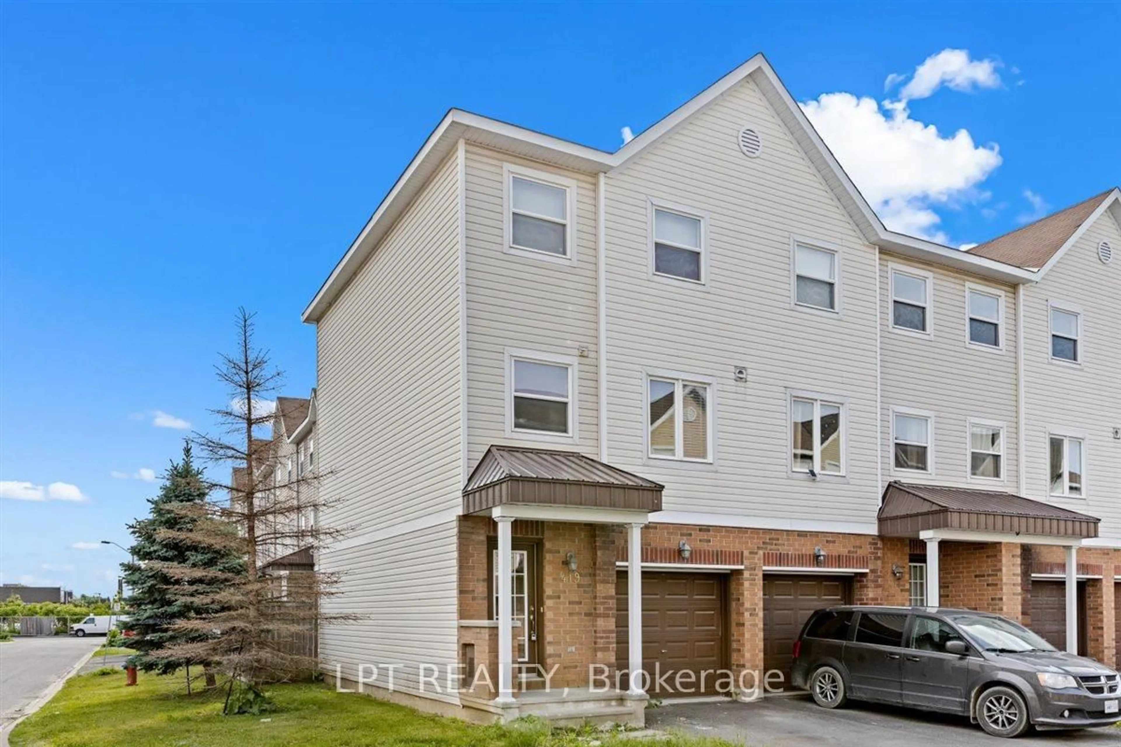 Unknown for 419 Sadar Private, Ottawa Ontario K2J 3T3