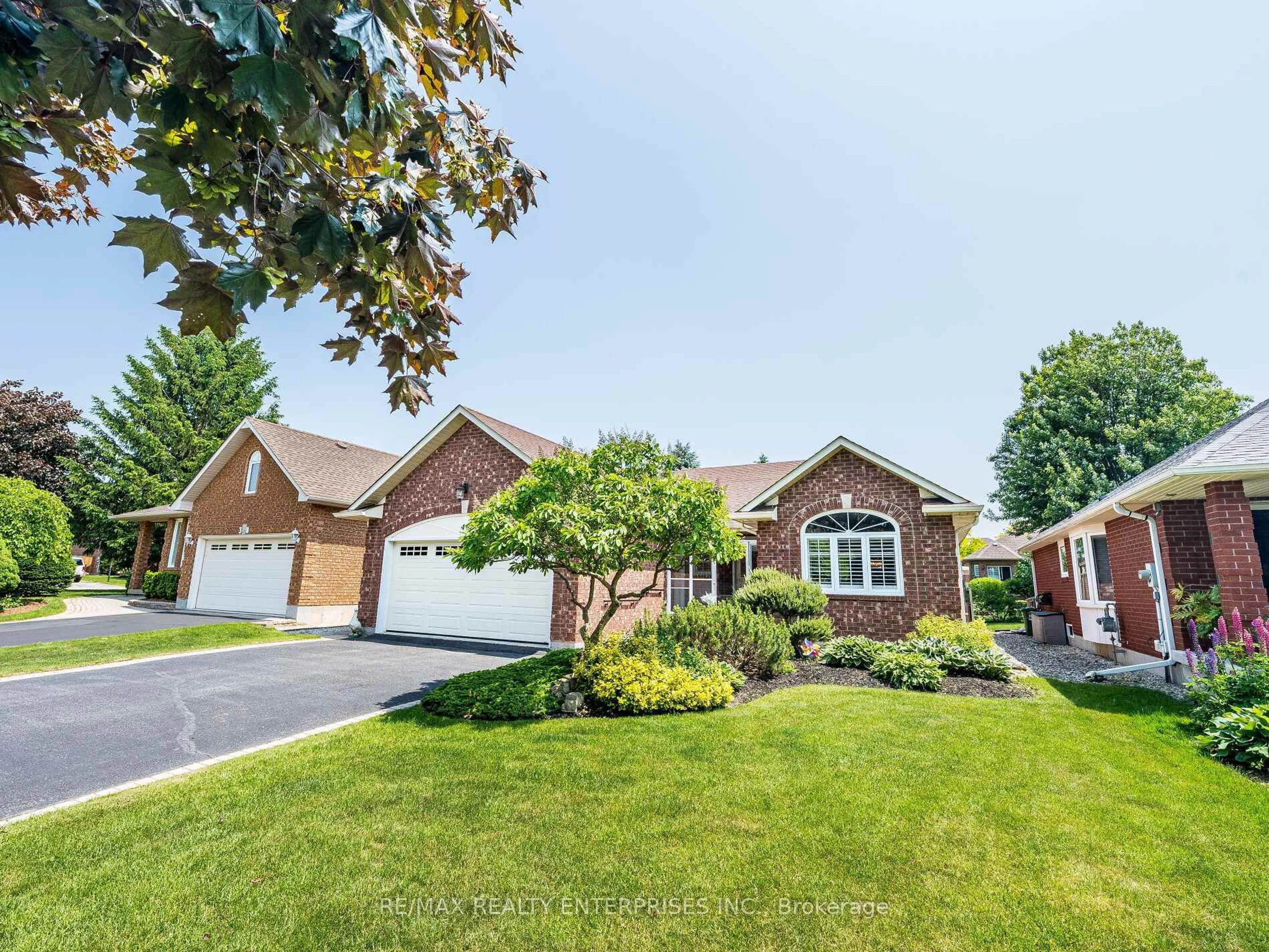 Home with brick exterior material, street for 40 Longyear Dr, Hamilton Ontario L8B 0E1