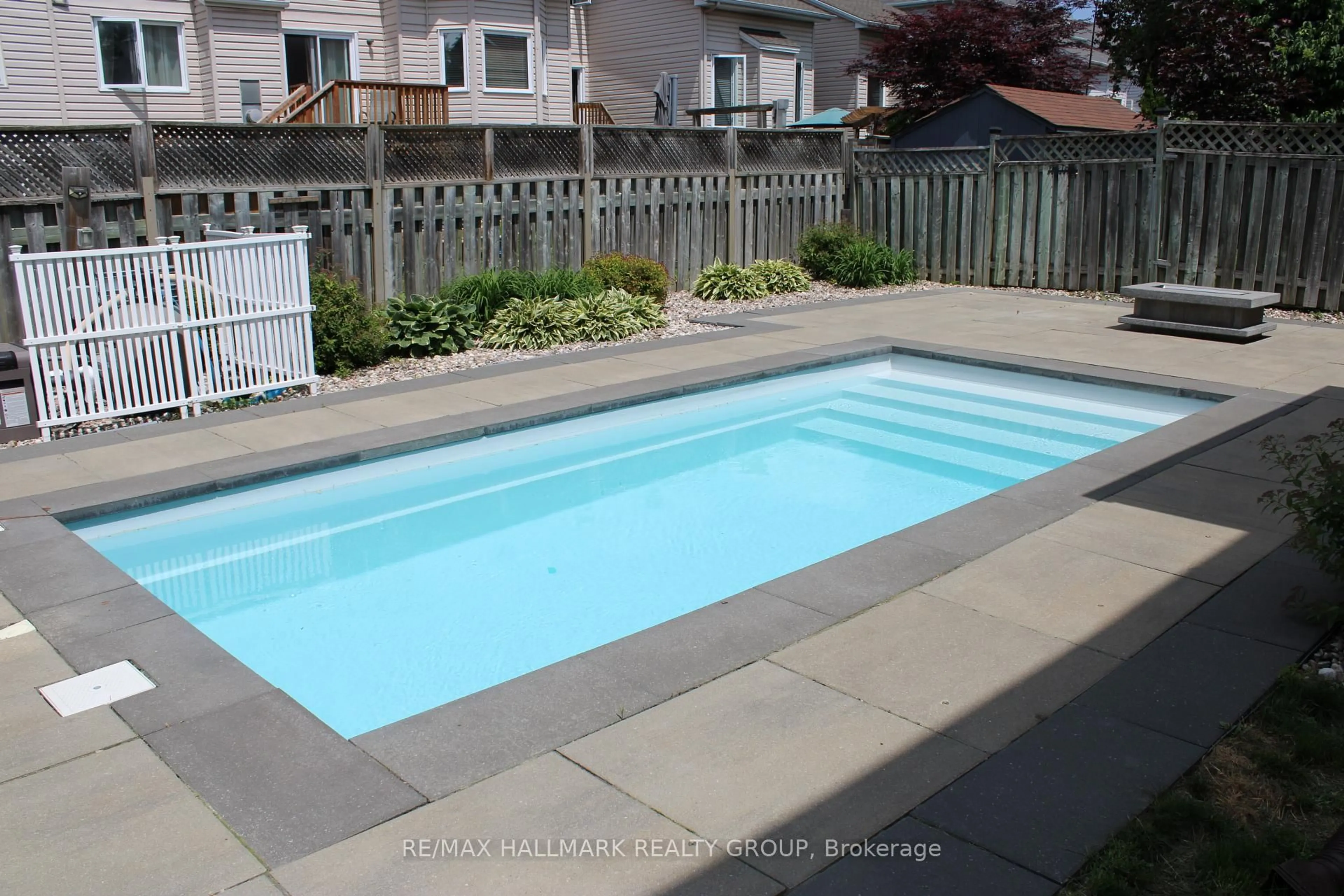 Pool for 47 Emerald Meadows Dr, Ottawa Ontario K2M 2L5