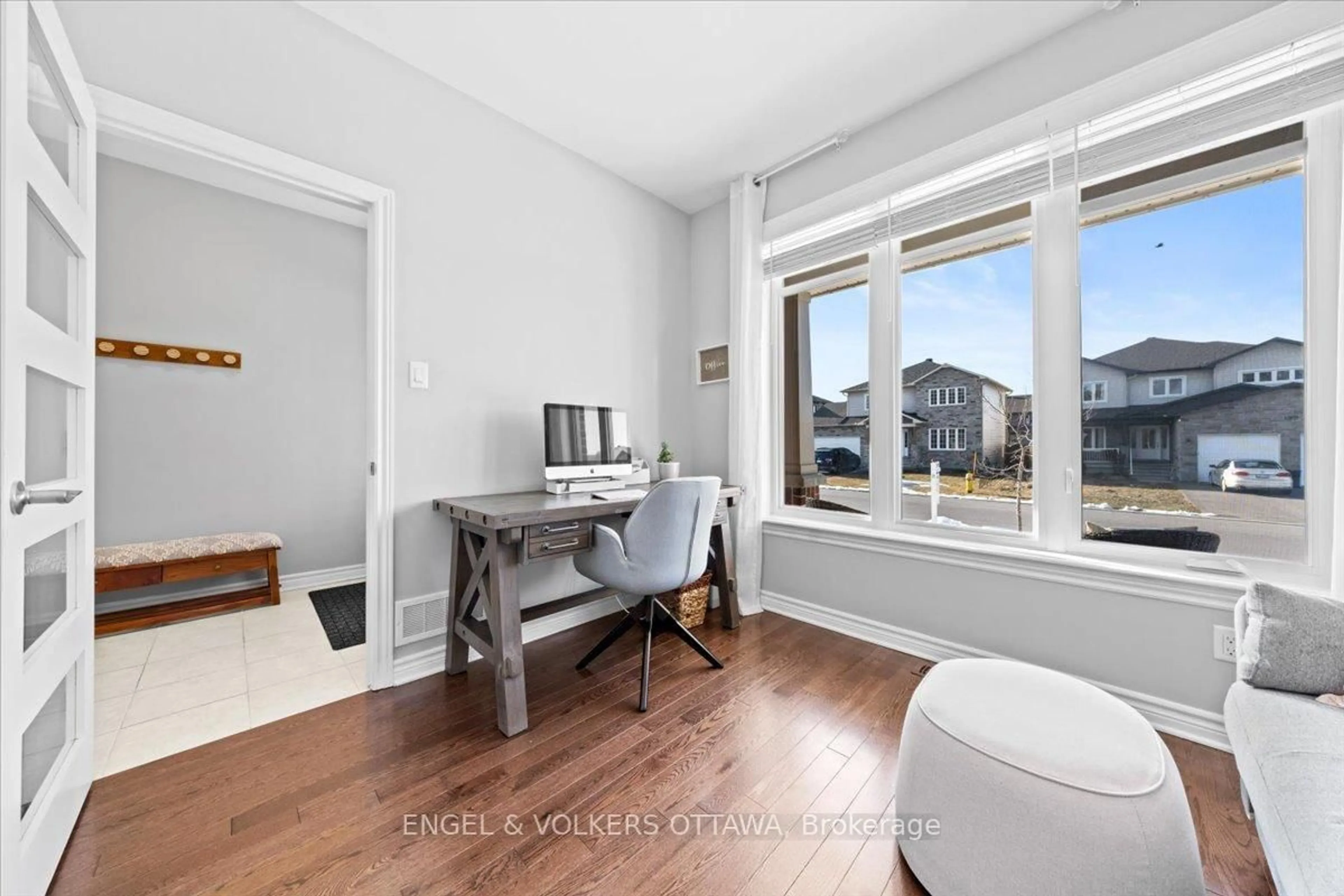 A pic of a room for 202 Pioneer Rd, Russell Ontario K4R 0E1