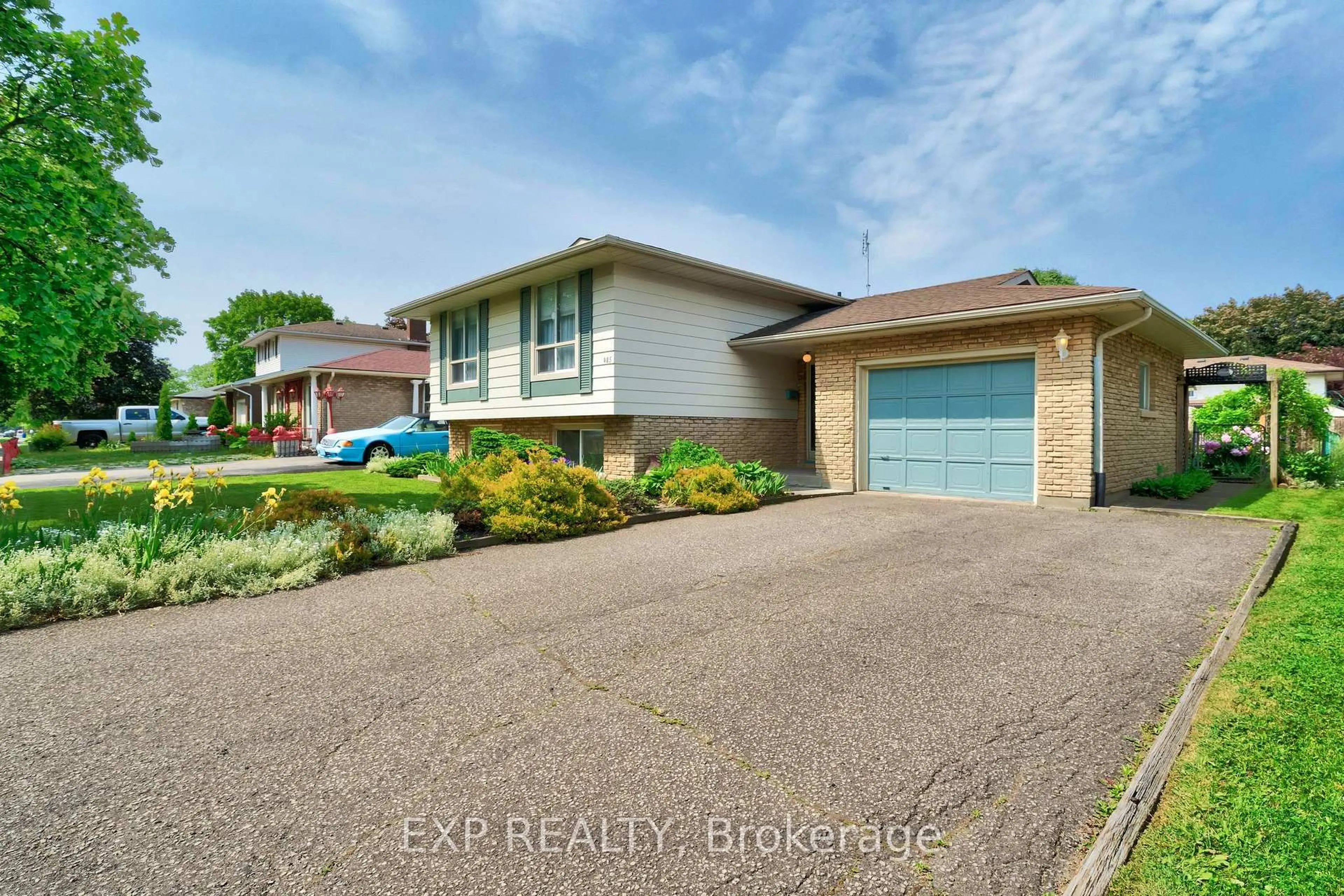 Unknown for 485 Grantham Ave, St. Catharines Ontario L2M 6W1