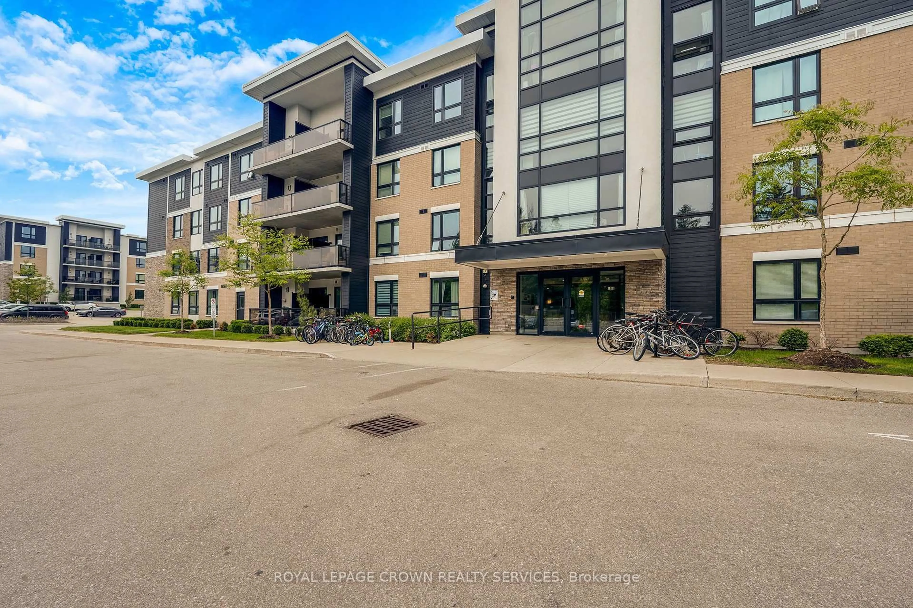 Patio, unknown for 1280 Gordon St #312, Guelph Ontario N1L 0N6