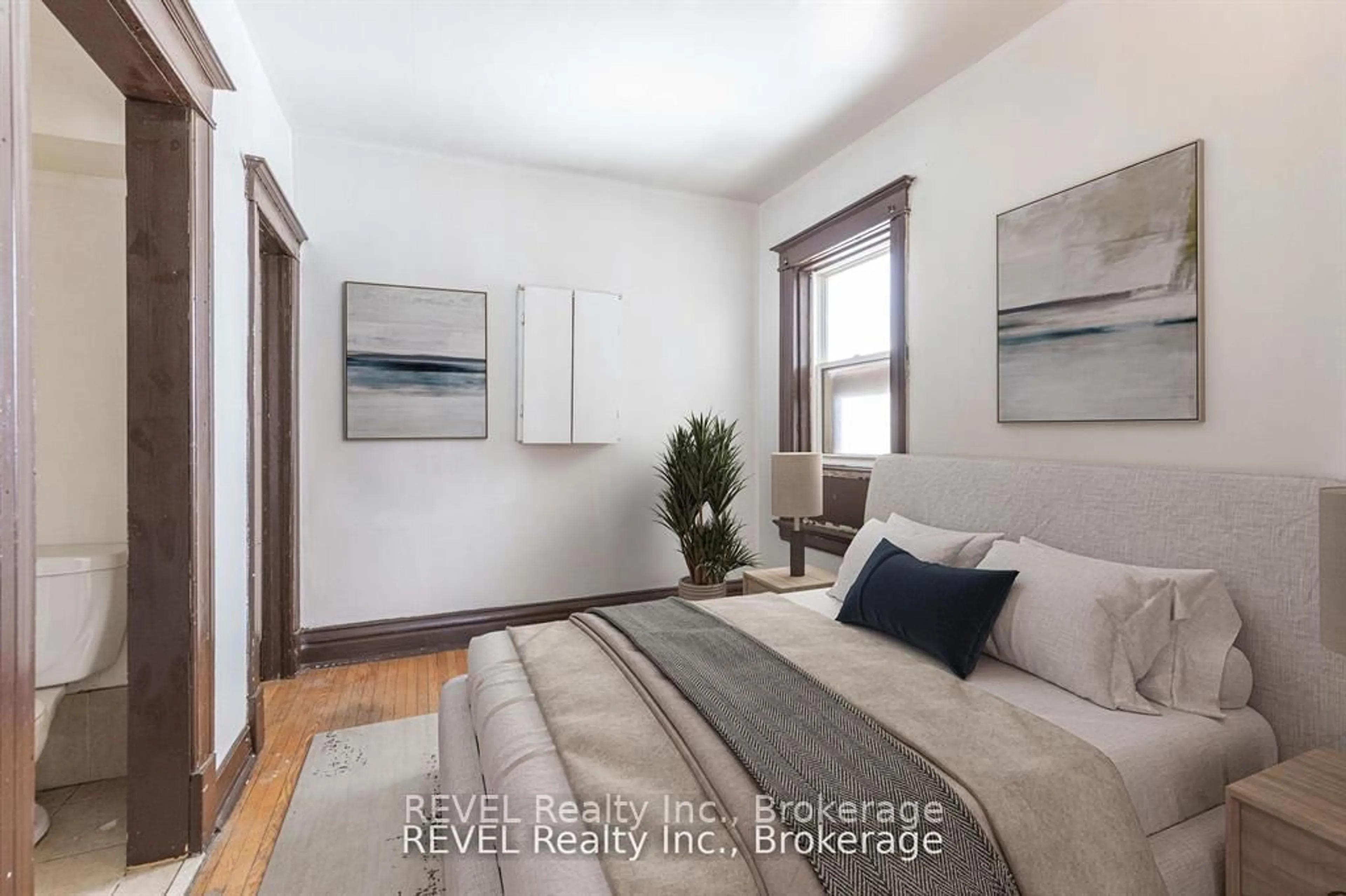 A pic of a room for 92 1/2 WELLAND Ave, St. Catharines Ontario L2R 2N1