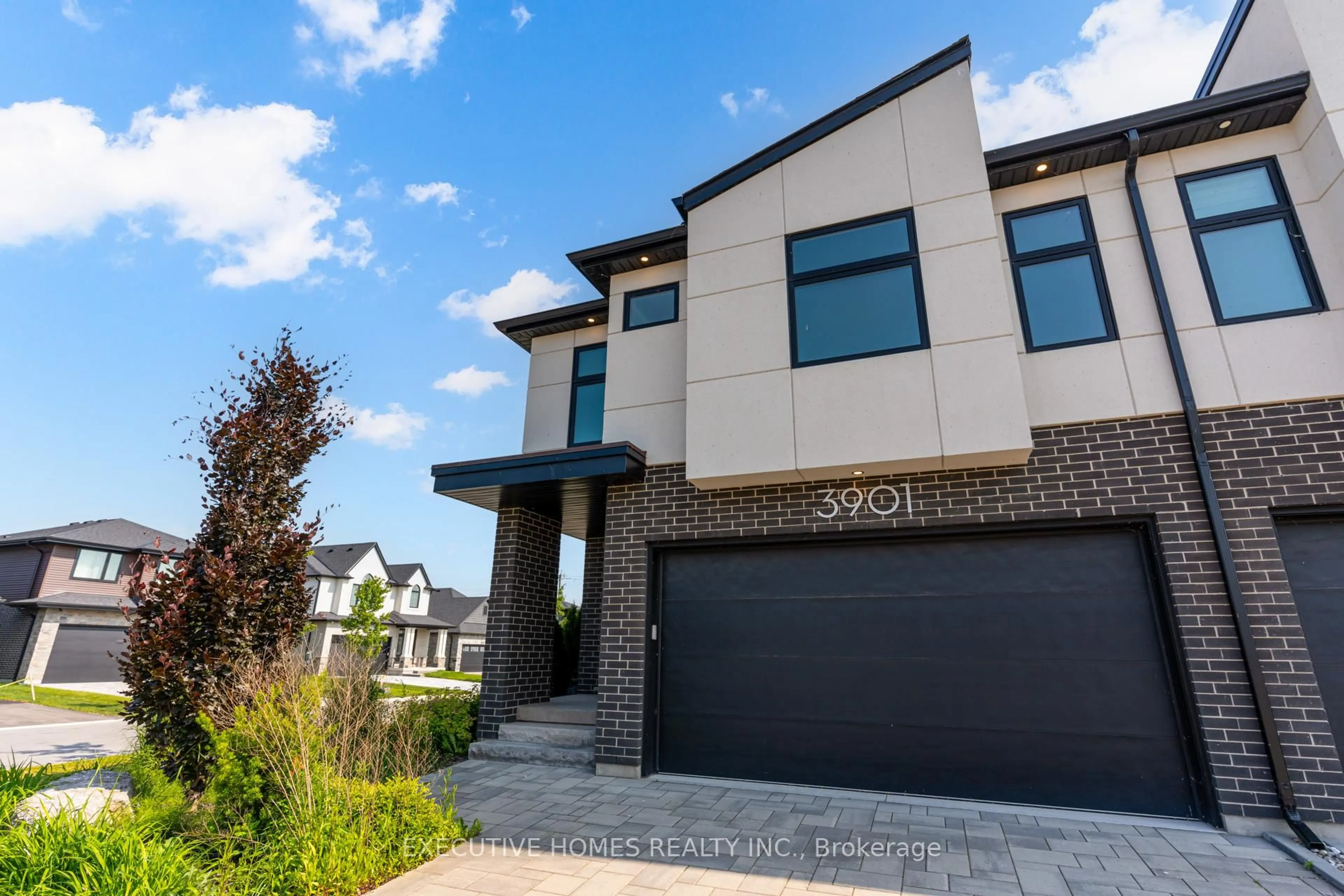 Home with brick exterior material, street for 3901 Mitchell Cres, Fort Erie Ontario L0S 1S0