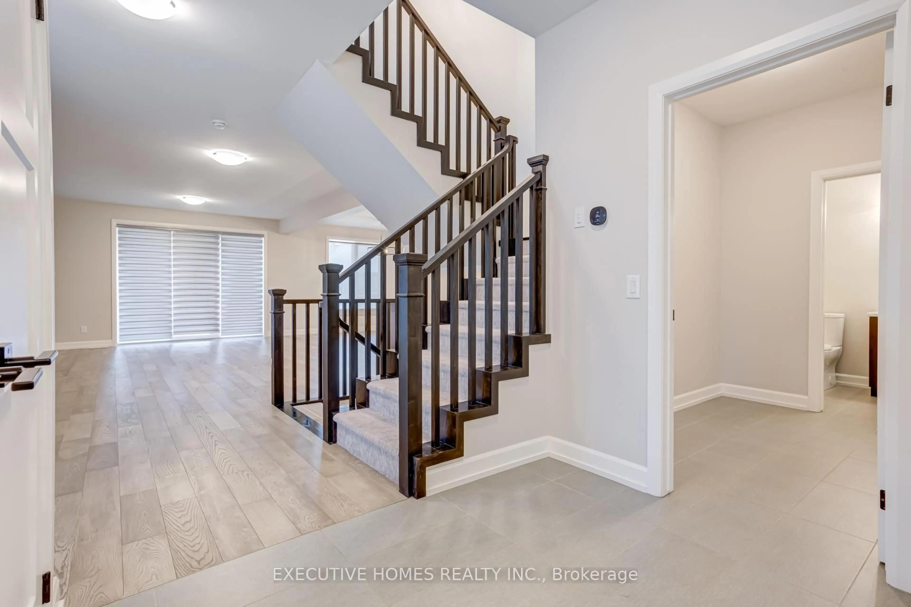 Stairs for 3901 Mitchell Cres, Fort Erie Ontario L0S 1S0