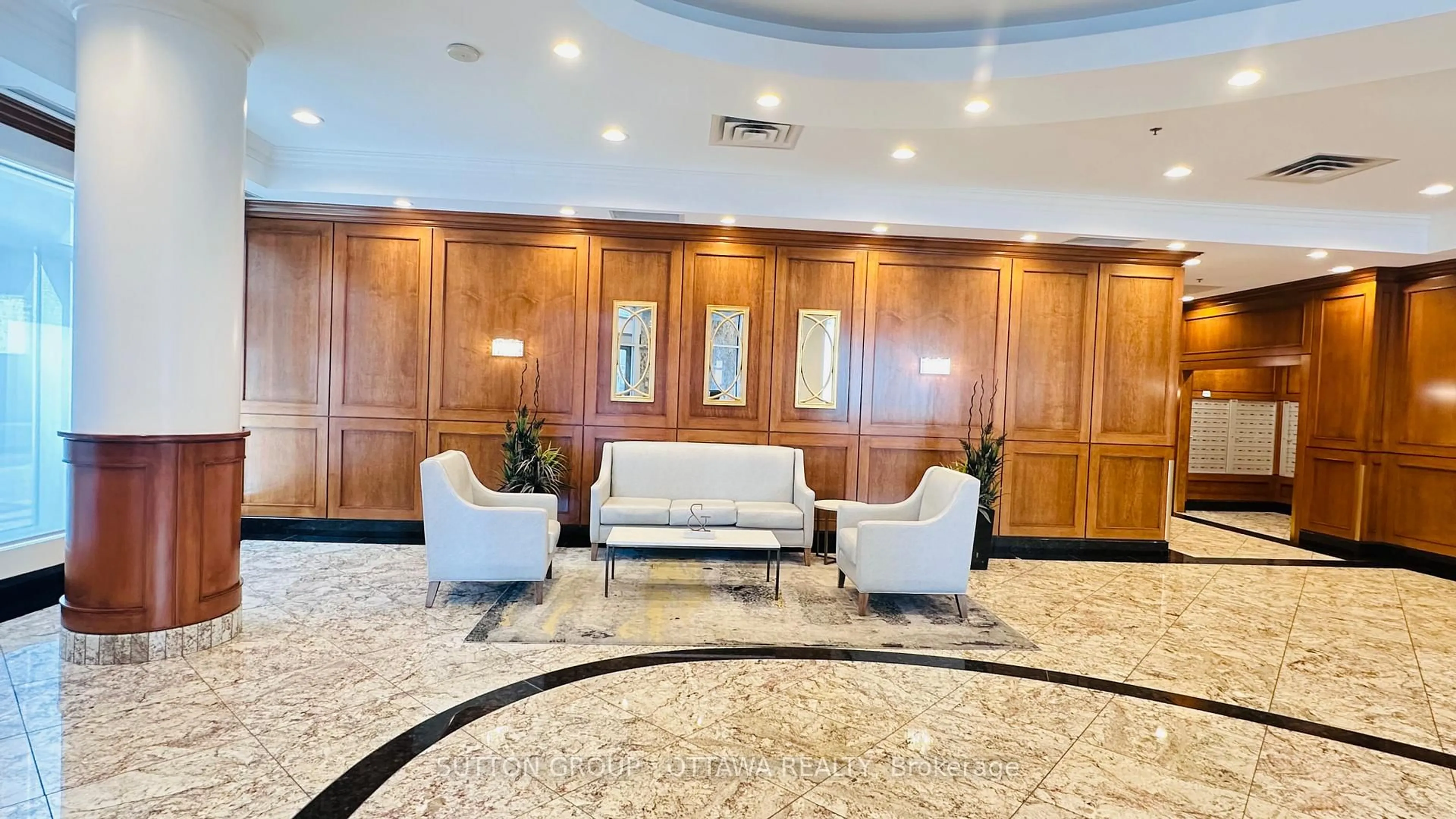 Lobby for 242 Rideau St #706, Ottawa Ontario K1N 0B7