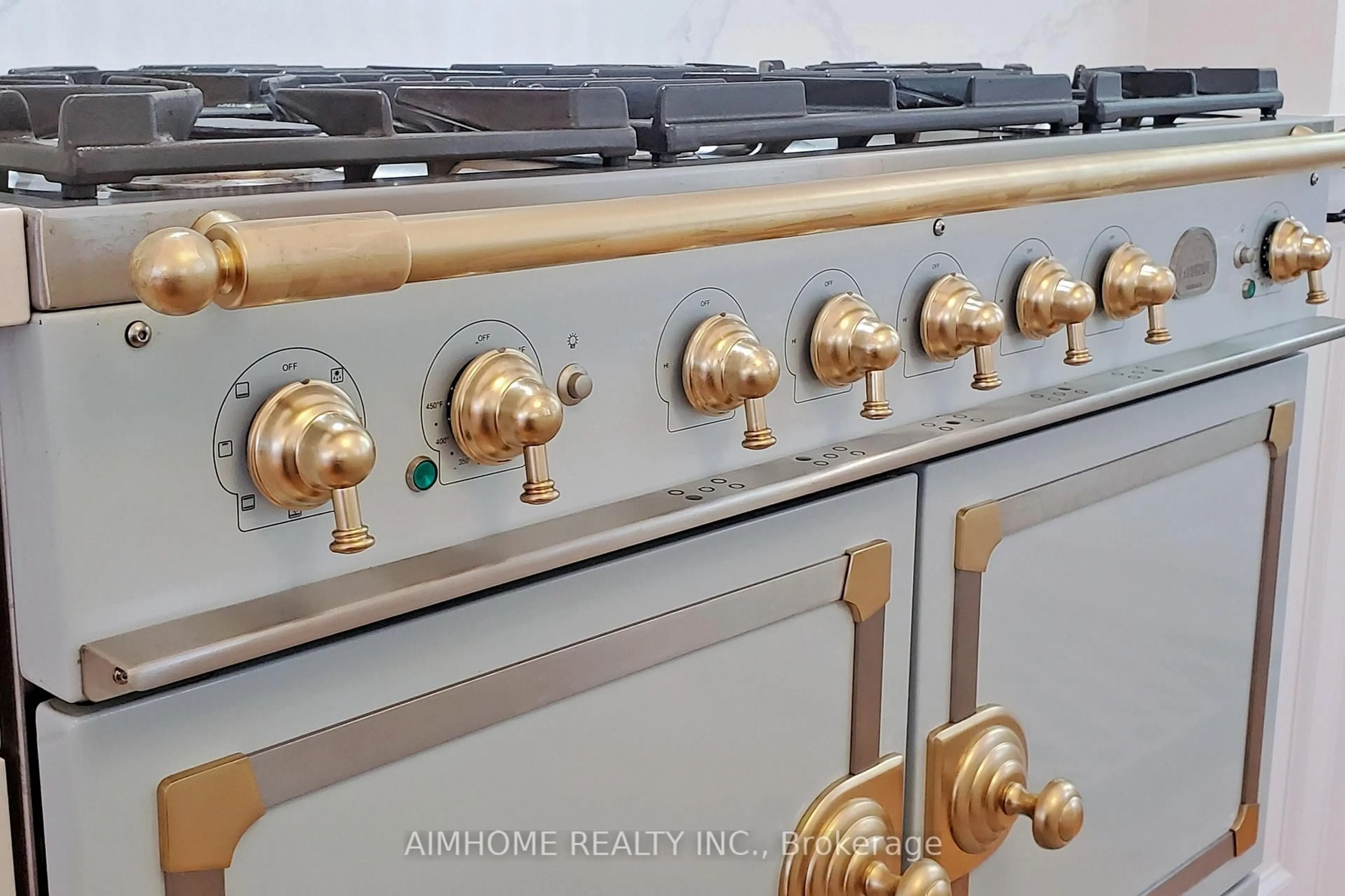 Standard kitchen, unknown for 127 Mary St, Niagara-on-the-Lake Ontario L0S 1J0
