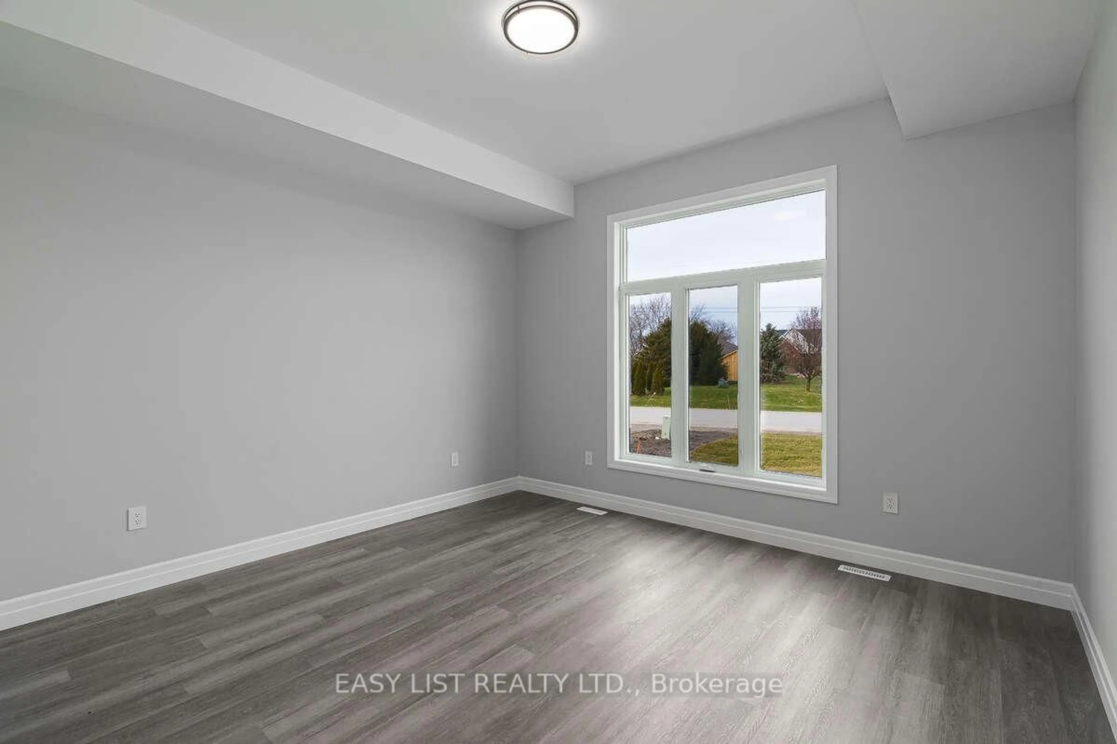 A pic of a room for 3609 Queen St, Plympton-Wyoming Ontario N0N 1E0