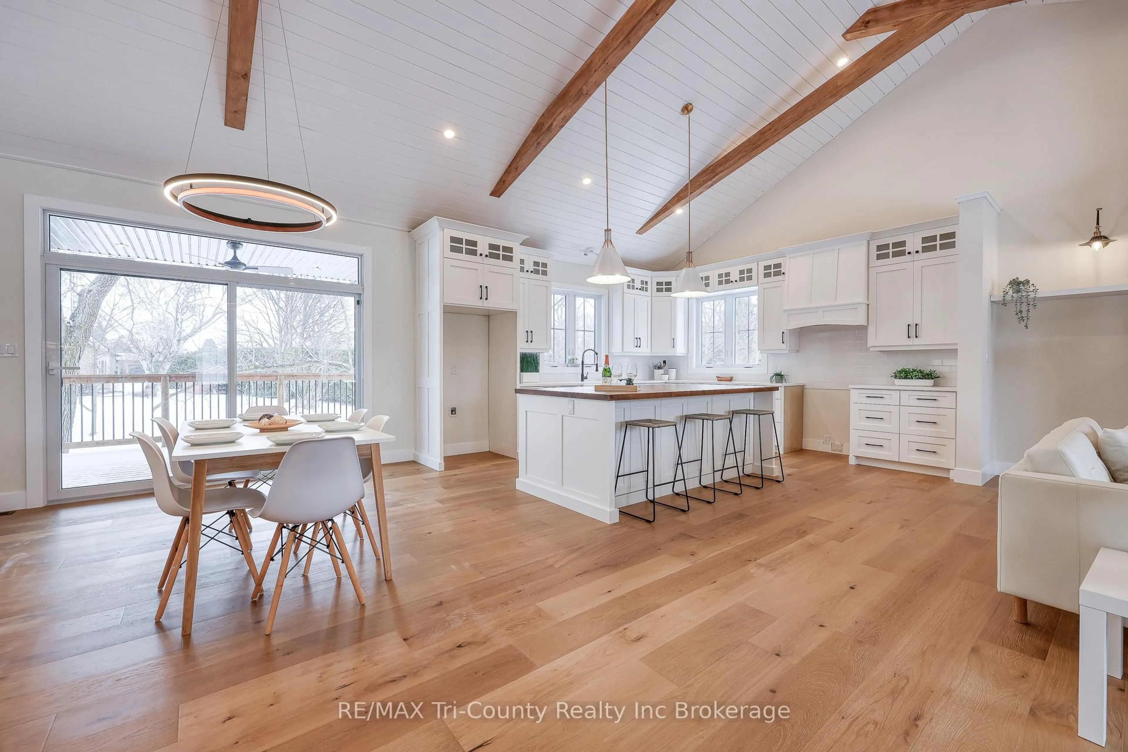 Open concept kitchen, wood/laminate floor for 66 Talbot St, Norfolk Ontario N0J 1E0