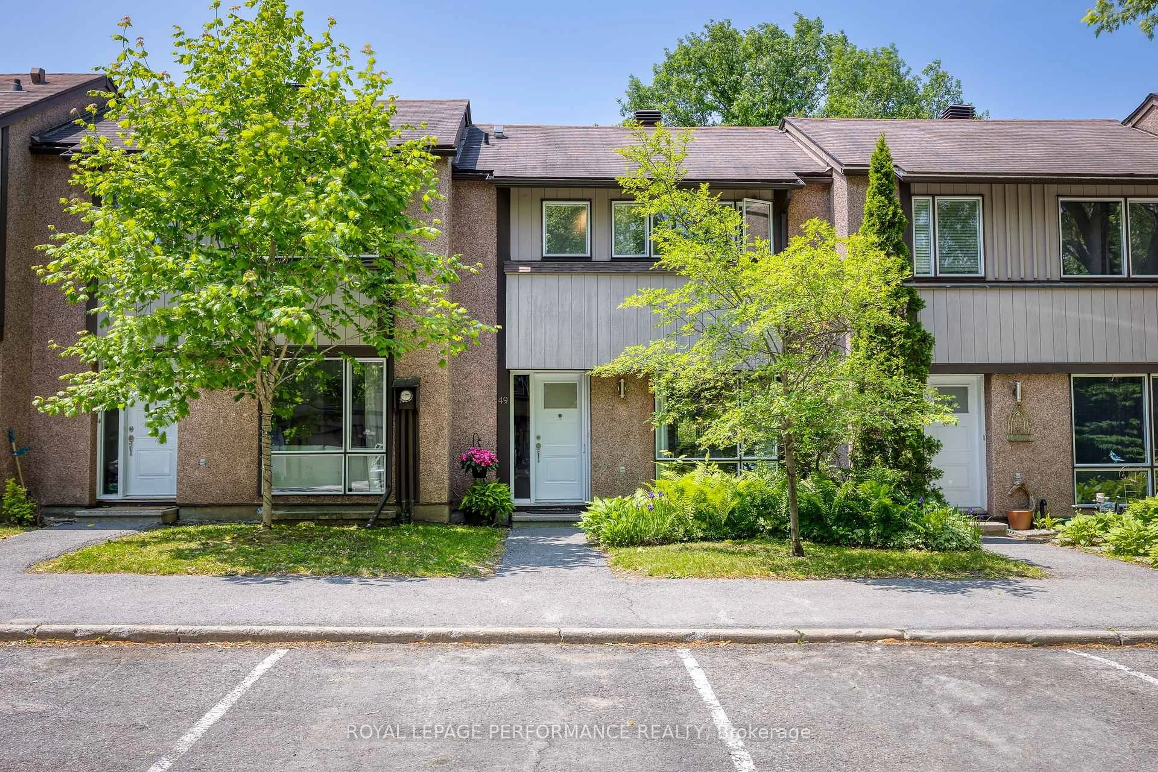 Unknown for 49 Reaney Crt, Kanata Ontario K2K 1W7