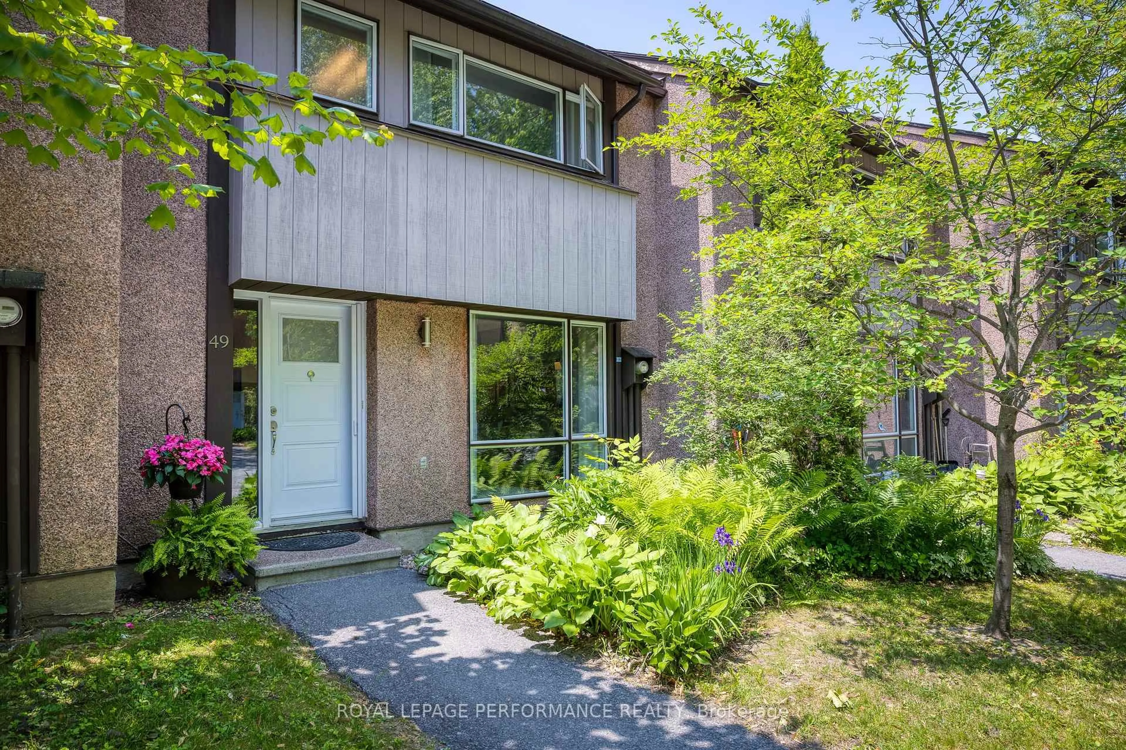 Unknown for 49 Reaney Crt, Kanata Ontario K2K 1W7