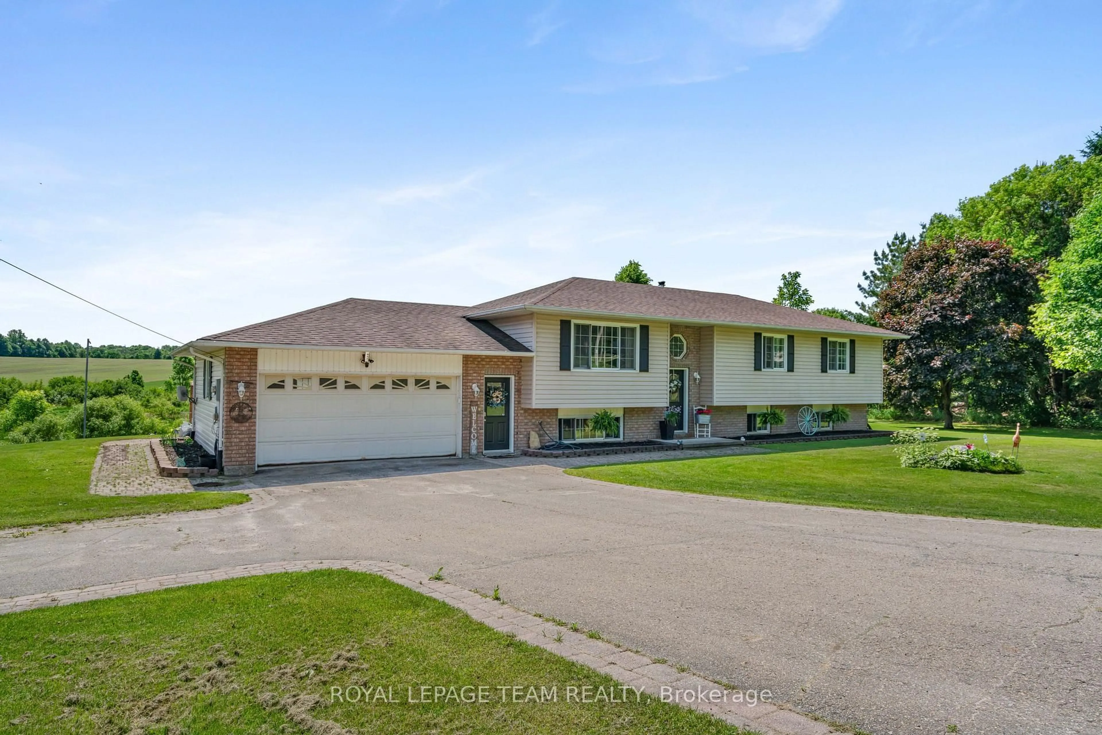 A pic from outside/outdoor area/front of a property/back of a property/a pic from drone, street for 627 Upper Oakleaf Rd, Athens Ontario K0E 1B0