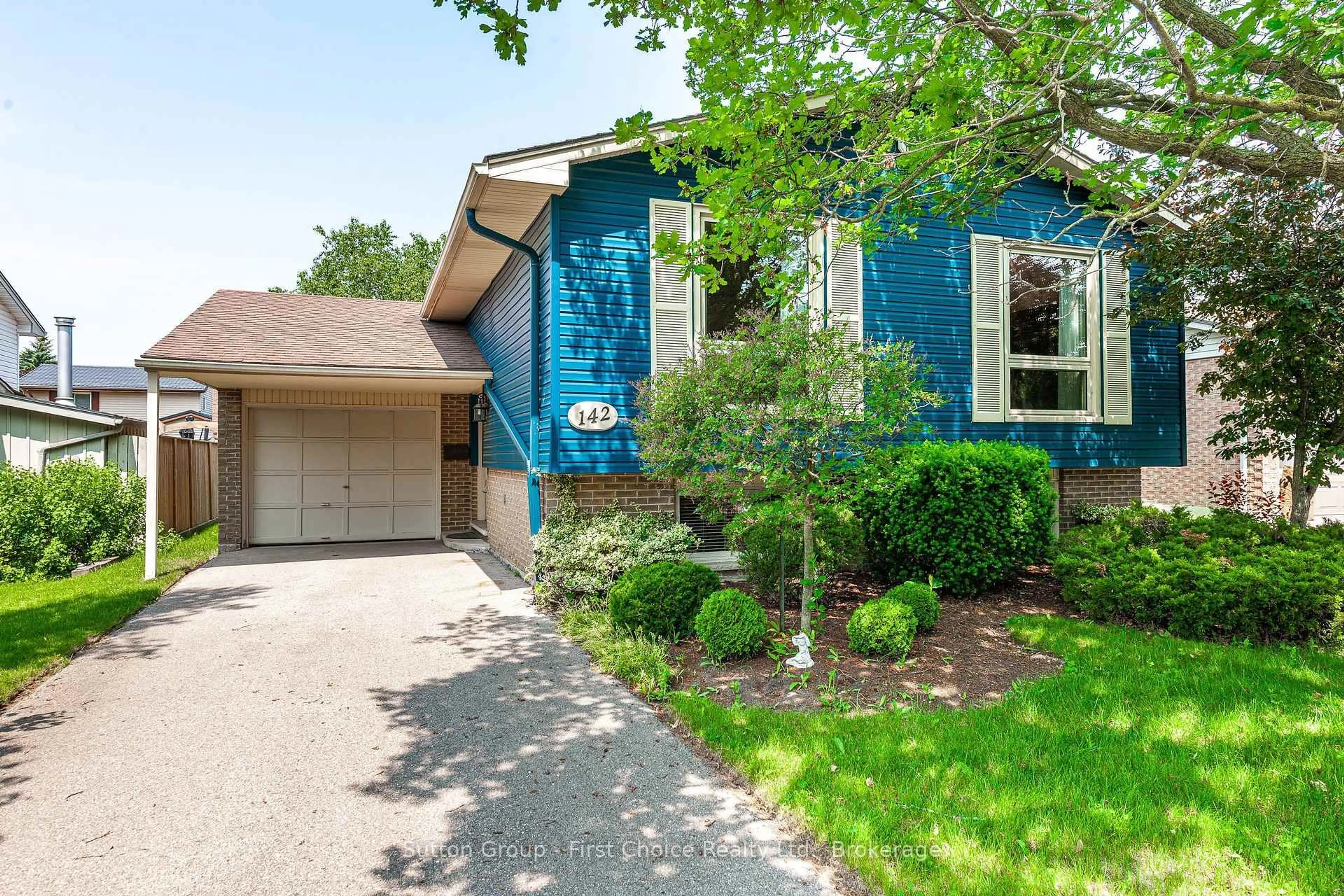 Home with brick exterior material, street for 142 Kenner Cres, Stratford Ontario N5A 7H2
