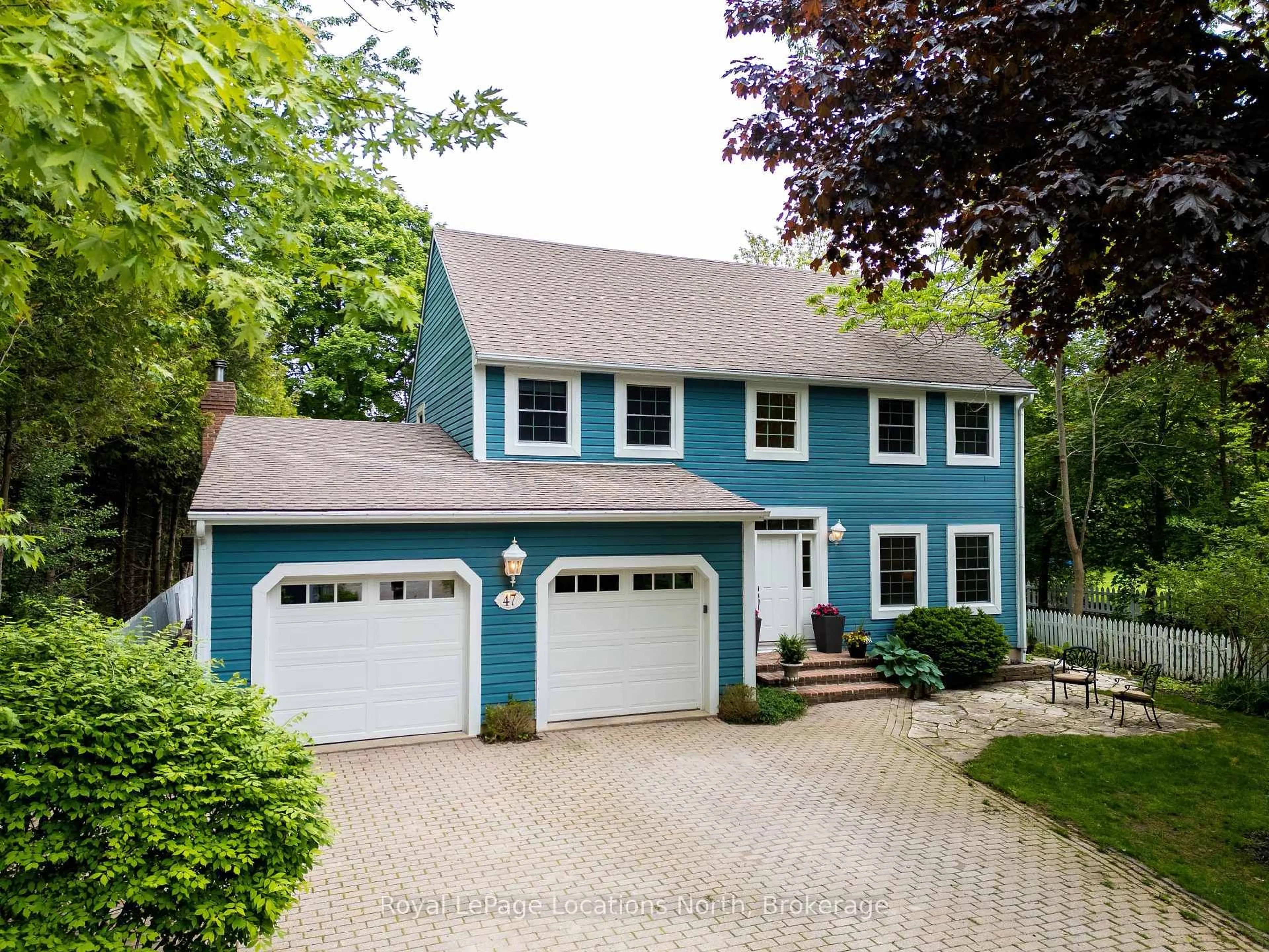 Home with vinyl exterior material, street for 47 Vera St, Meaford Ontario N4L 1B2