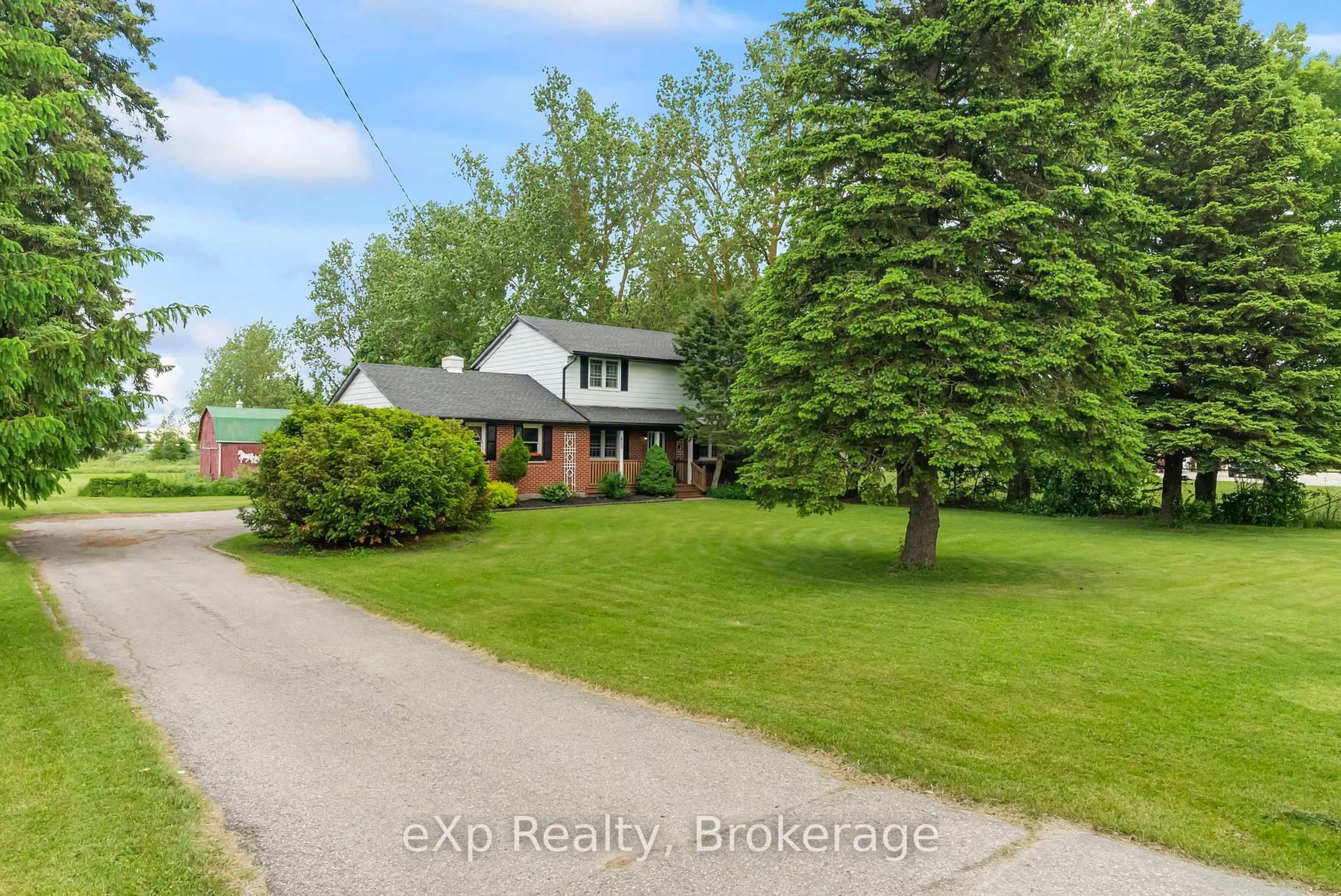 A pic from outside/outdoor area/front of a property/back of a property/a pic from drone, street for 450 Smith St, Wellington North Ontario N0G 1A0