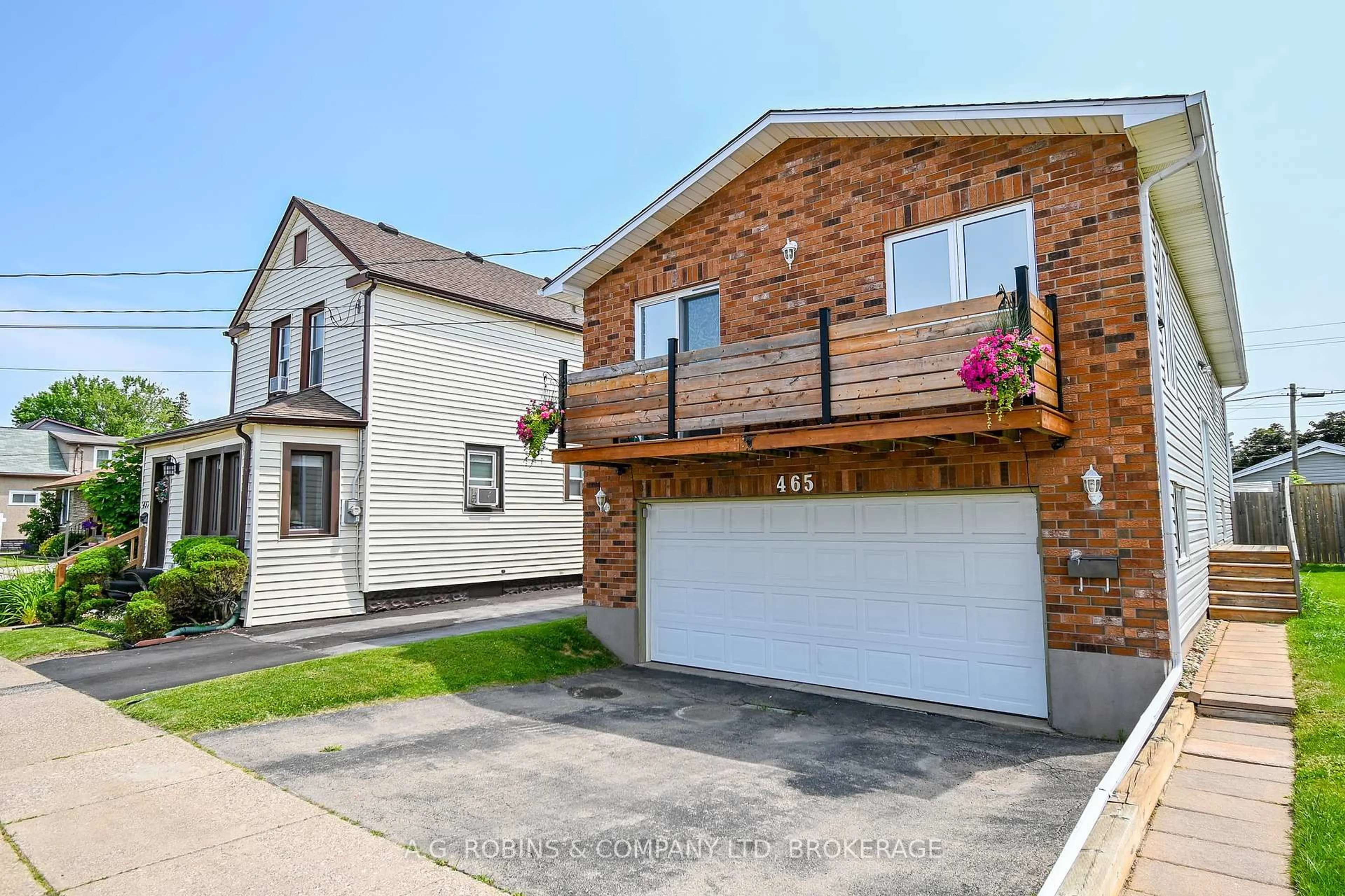 Home with brick exterior material, street for 465 David St, Welland Ontario L3B 2B7