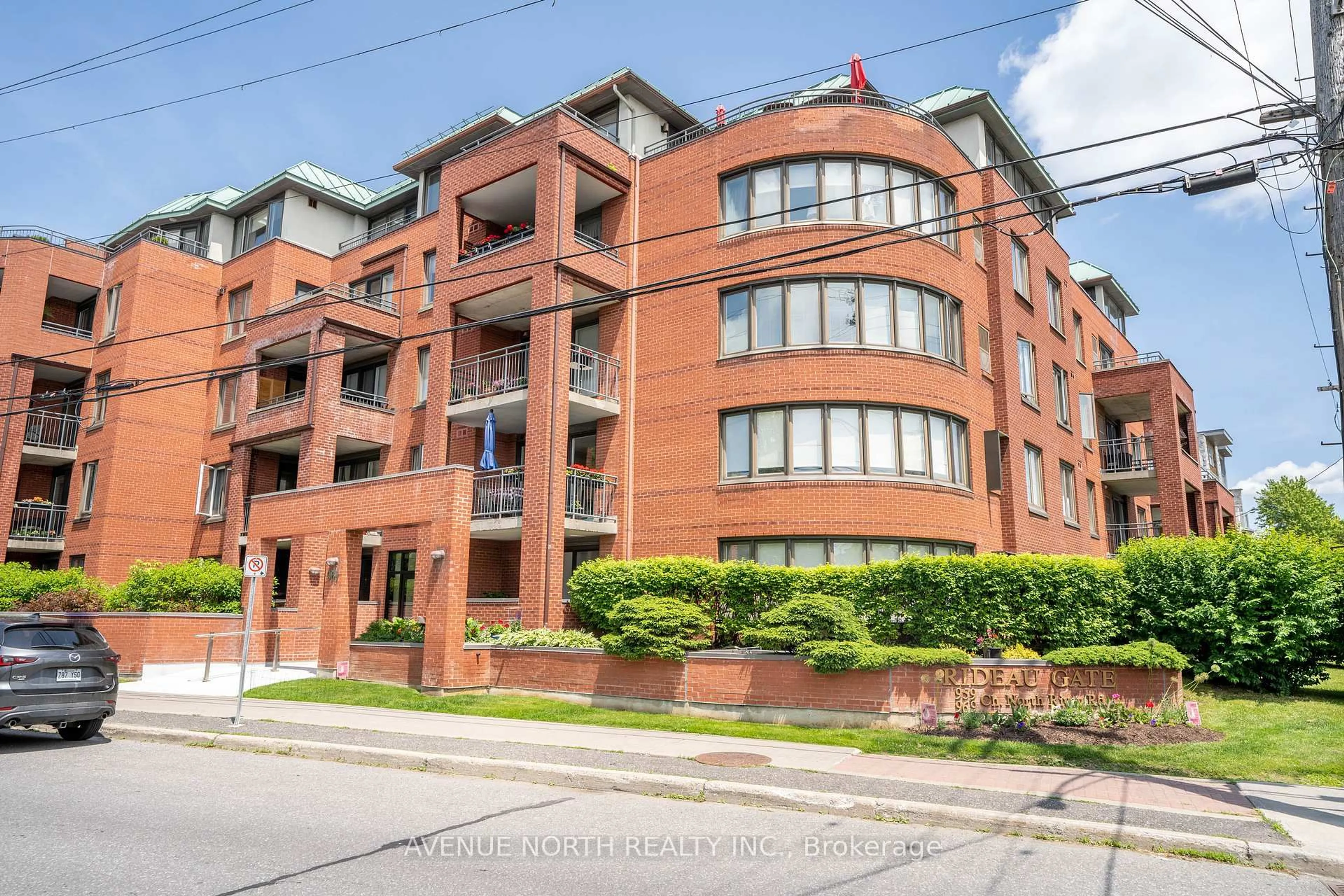 Home with brick exterior material, street for 969 North River Rd #106, Ottawa Ontario K1K 3V3